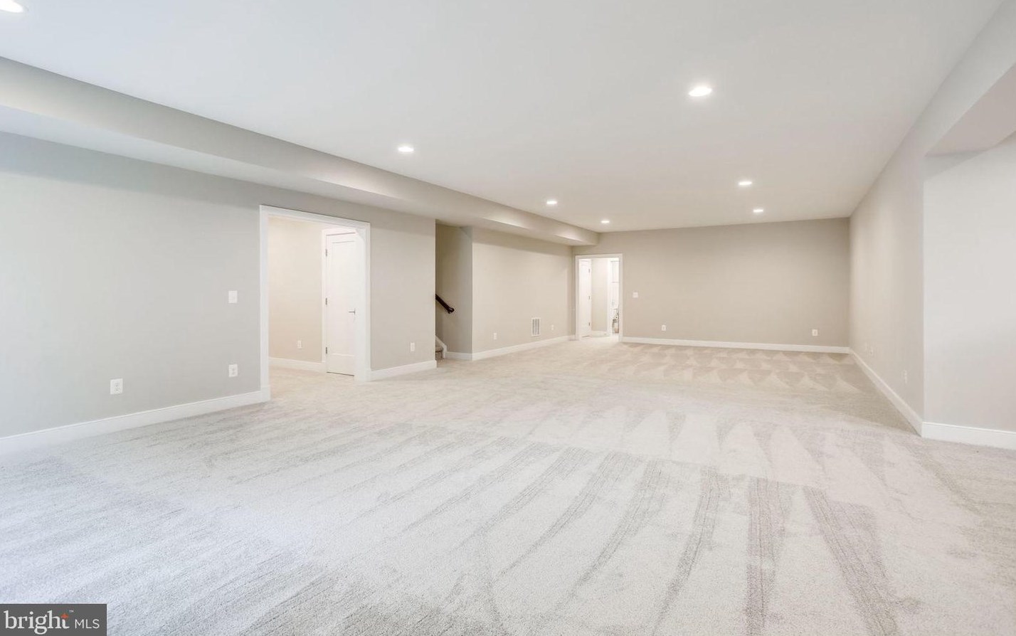 8600 Hillside Pl, Fairfax VA  22031-2814 exterior