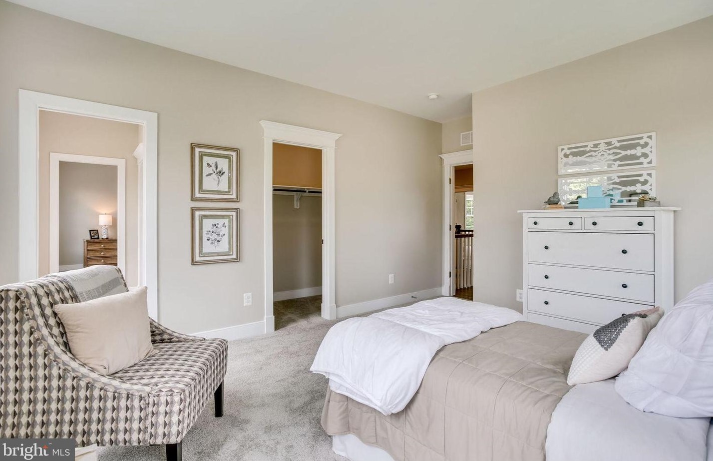 8600 Hillside Pl, Fairfax VA  22031-2814 exterior