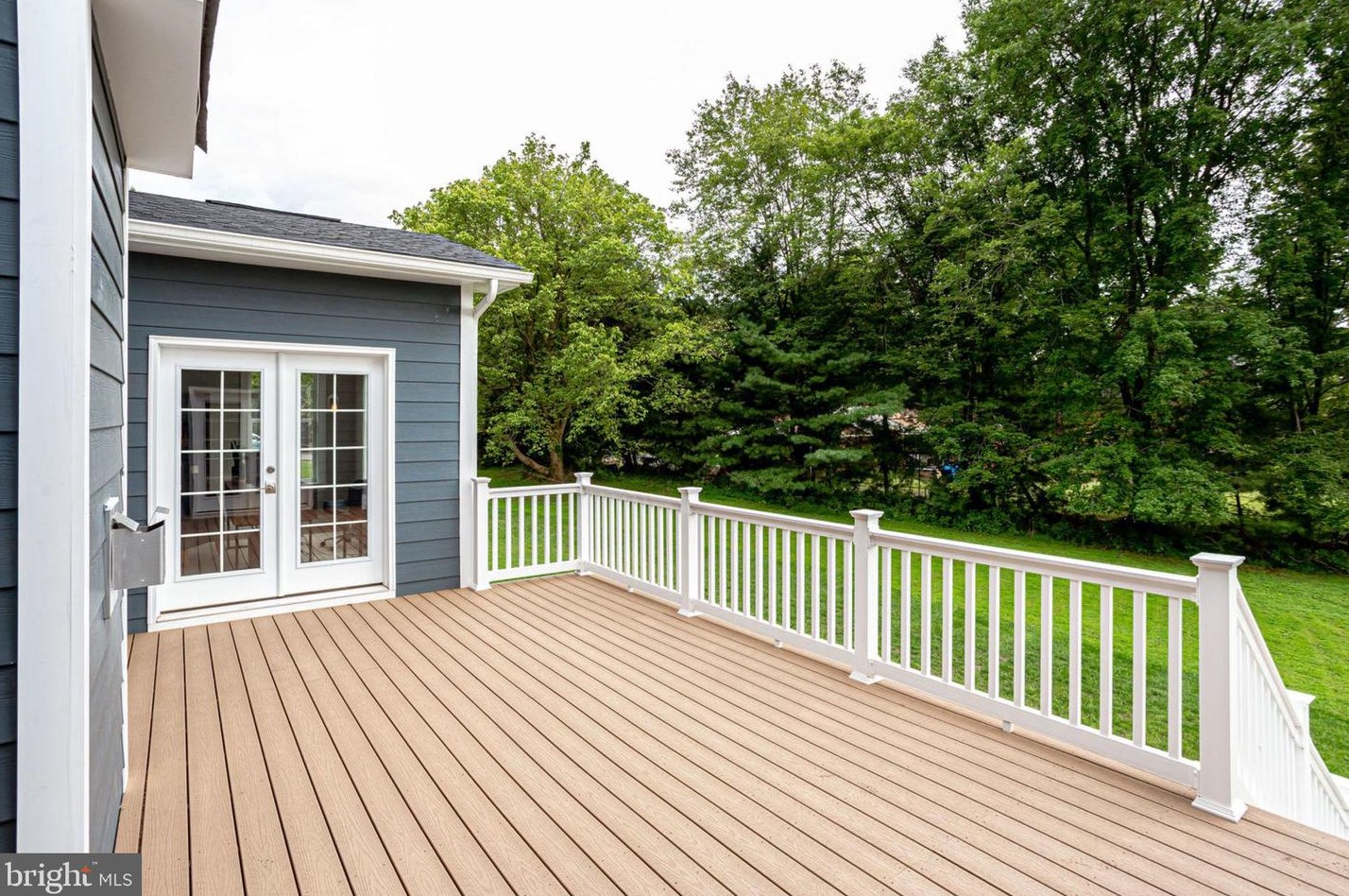 8600 Hillside Pl, Fairfax VA  22031-2814 exterior