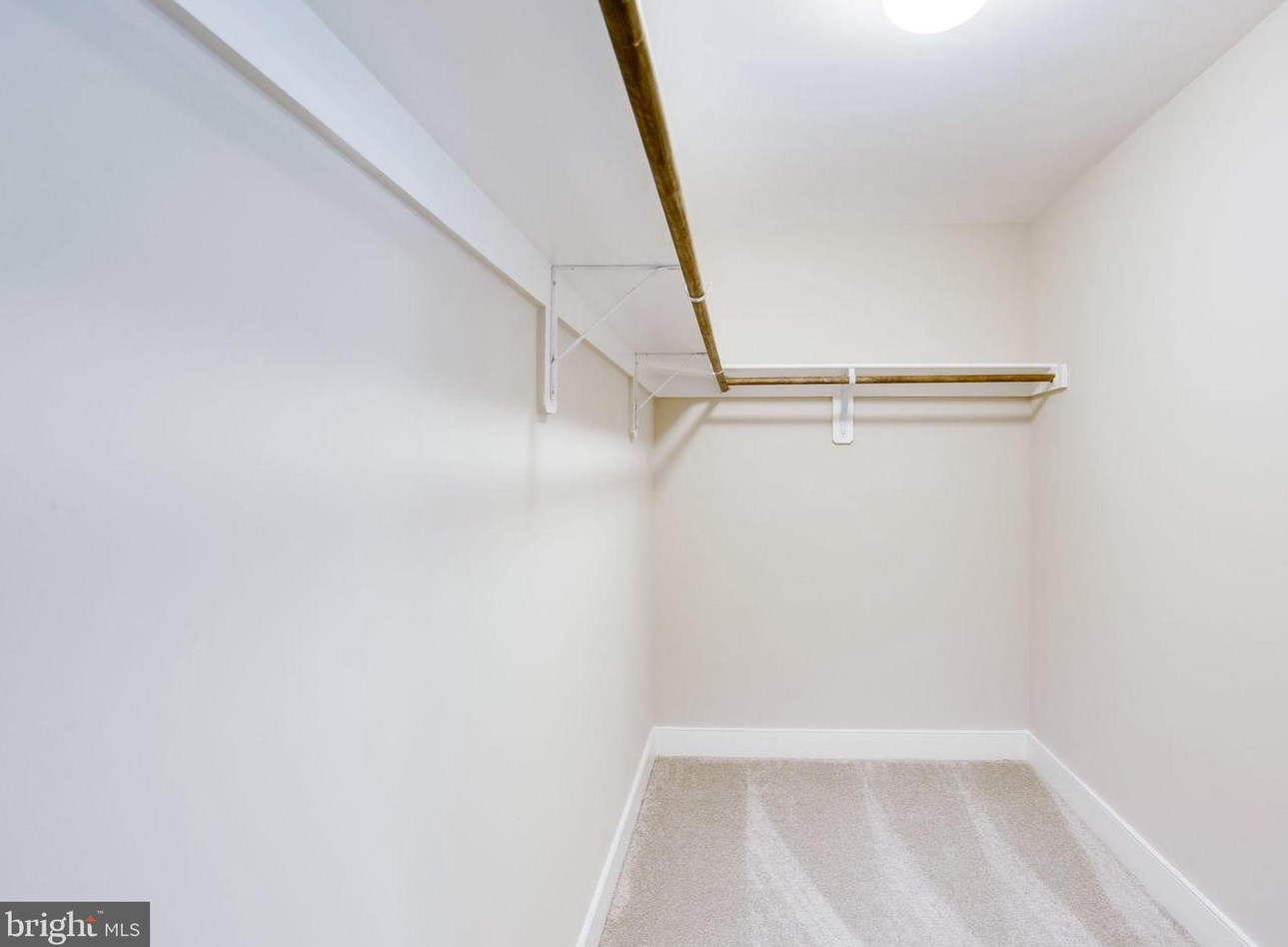 8600 Hillside Pl, Fairfax VA  22031-2814 exterior