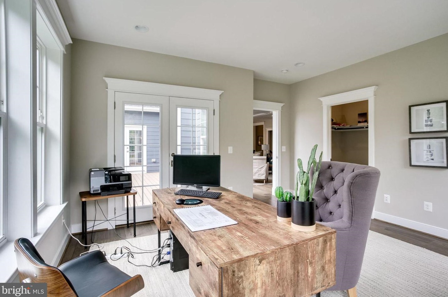 8600 Hillside Pl, Fairfax VA  22031-2814 exterior