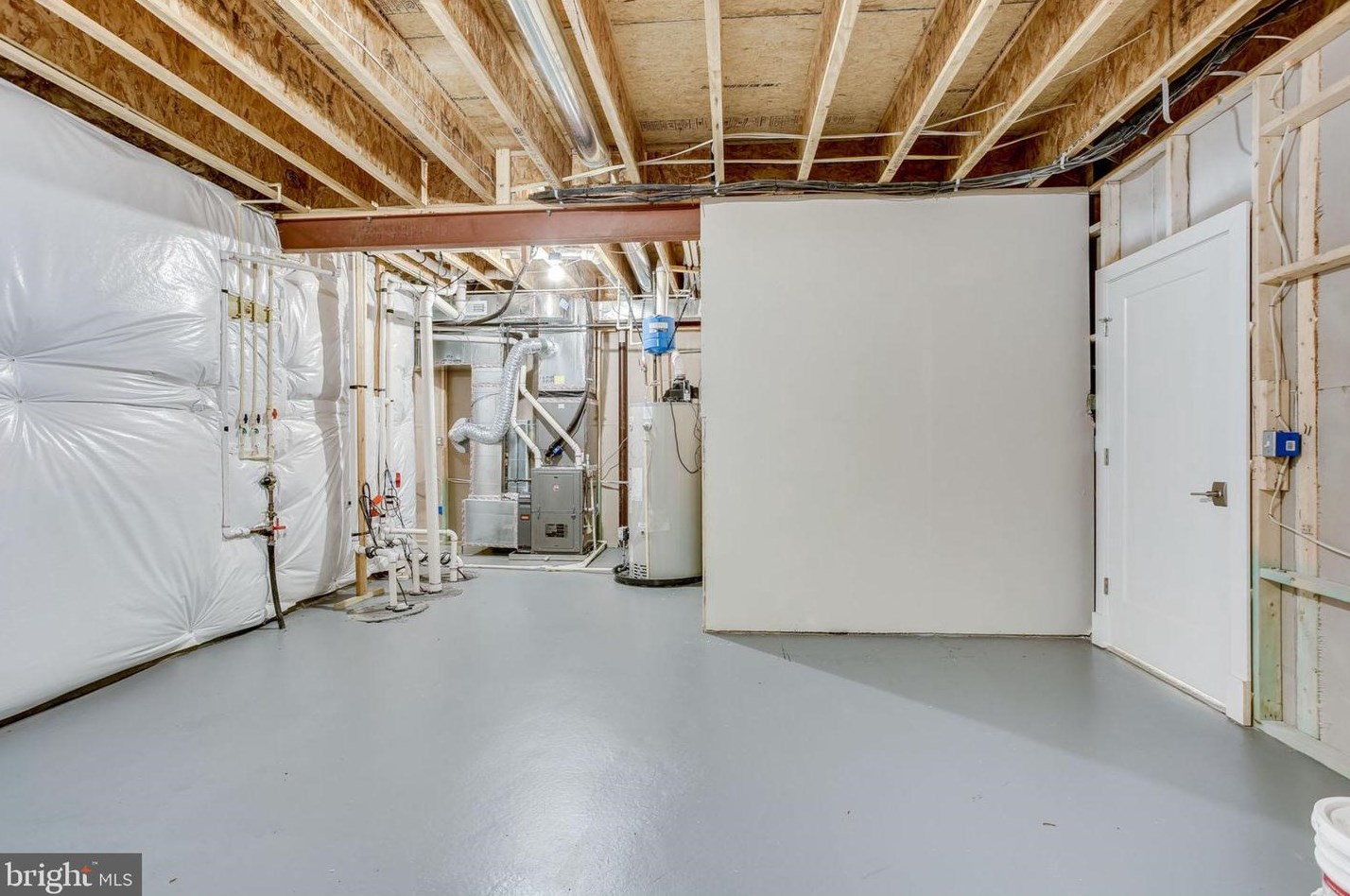 8600 Hillside Pl, Fairfax VA  22031-2814 exterior