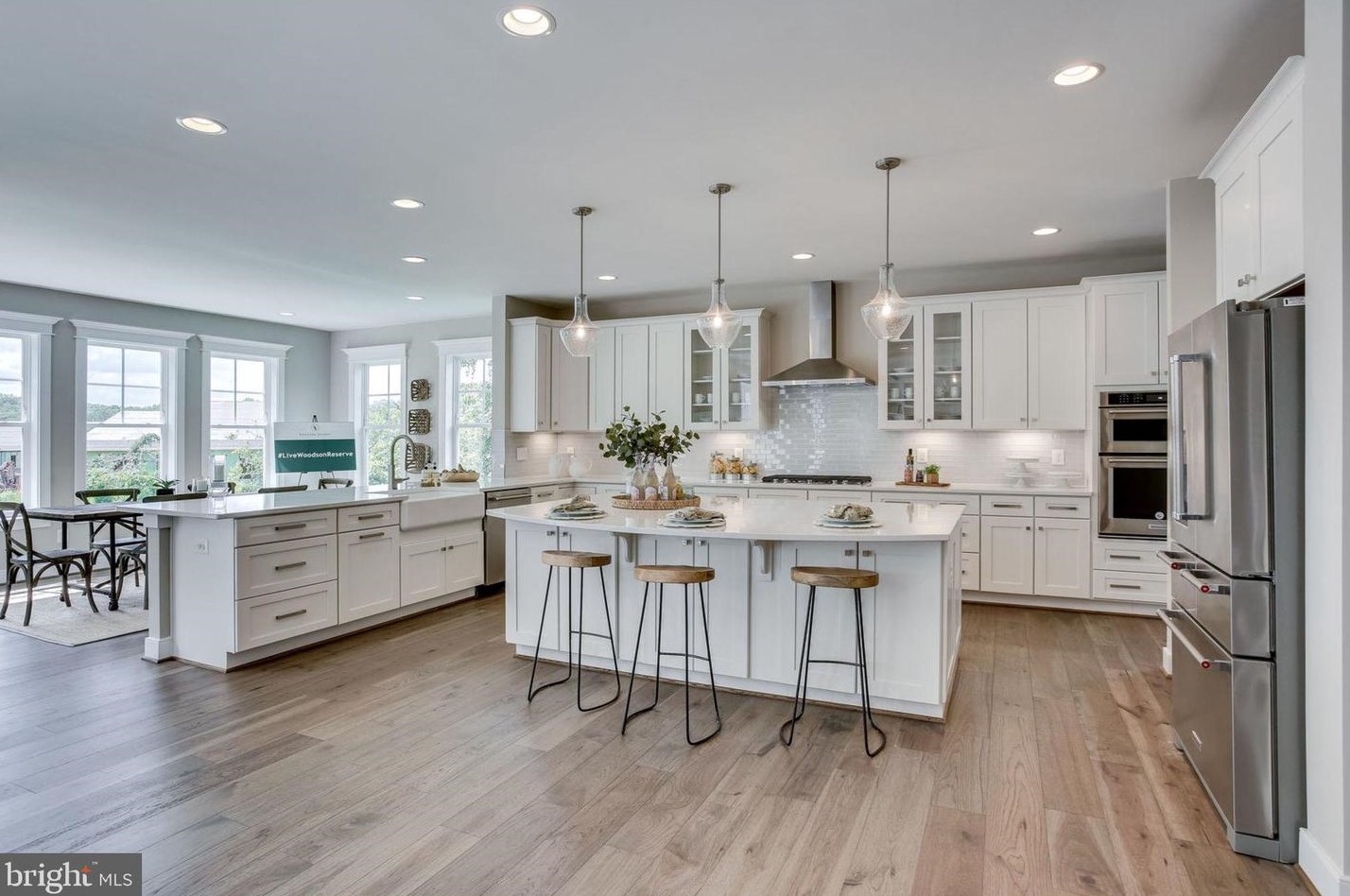 8600 Hillside Pl, Fairfax VA  22031-2814 exterior