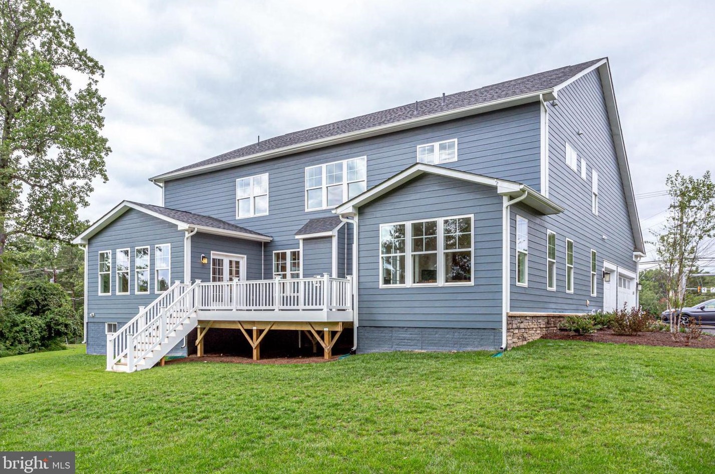 8600 Hillside Pl, Fairfax VA  22031-2814 exterior