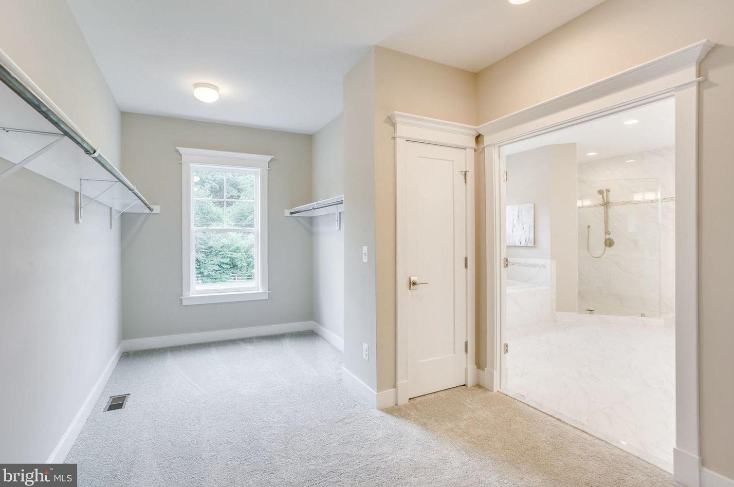 8600 Hillside Pl, Fairfax VA  22031-2814 exterior