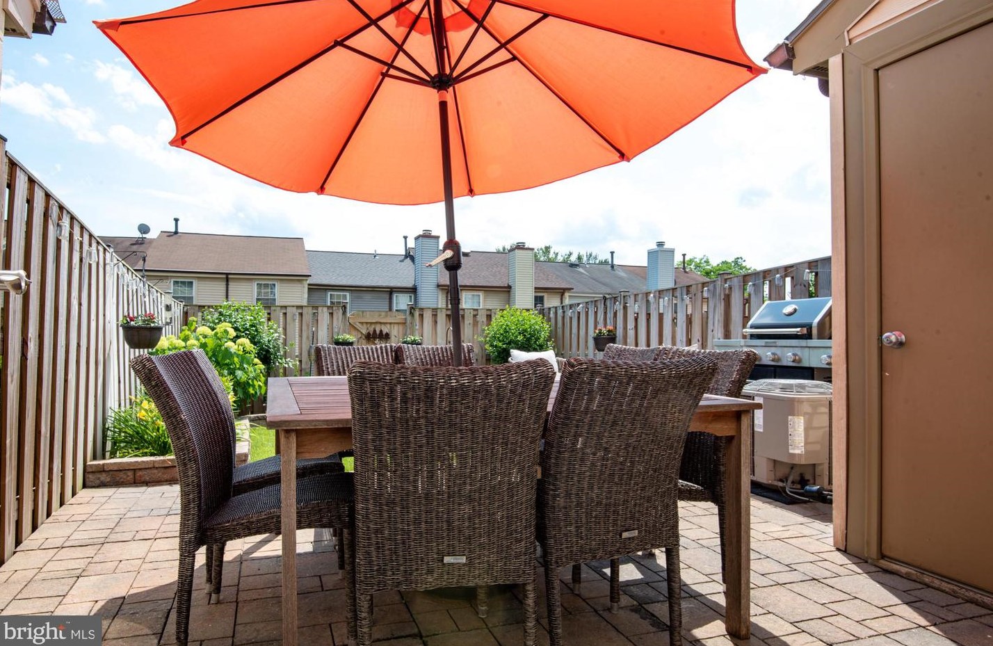 14409 Manassas Gap Ct, Centreville VA 20120-2863 exterior