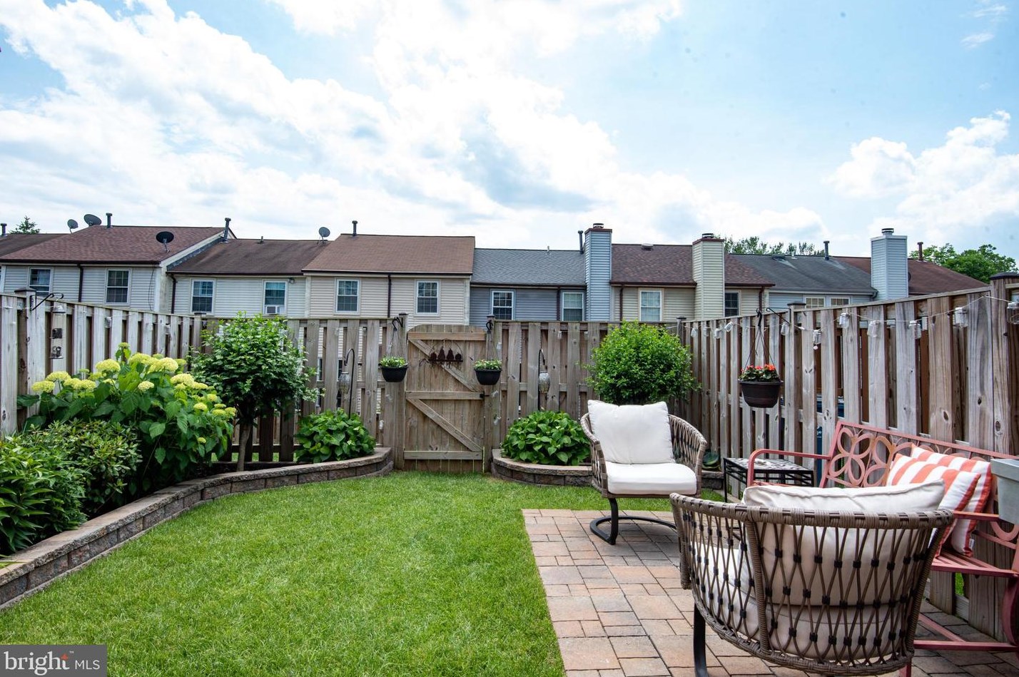 14409 Manassas Gap Ct, Centreville VA 20120-2863 exterior