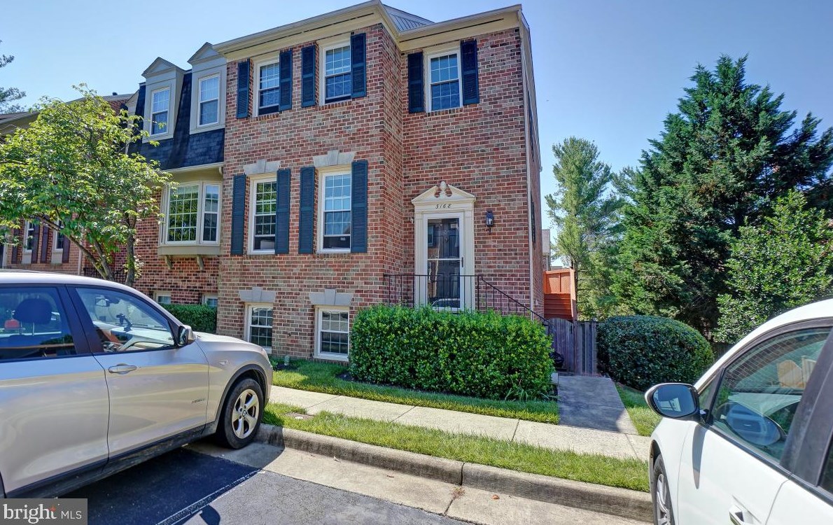 3168 Stratford Ct, Vienna VA  22124-2734 exterior