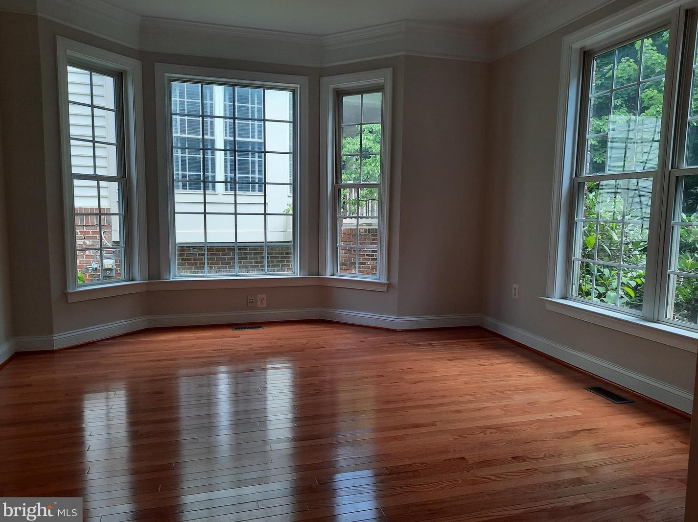 2877 Star Opal Dr, Fairfax VA  22031-1354 exterior