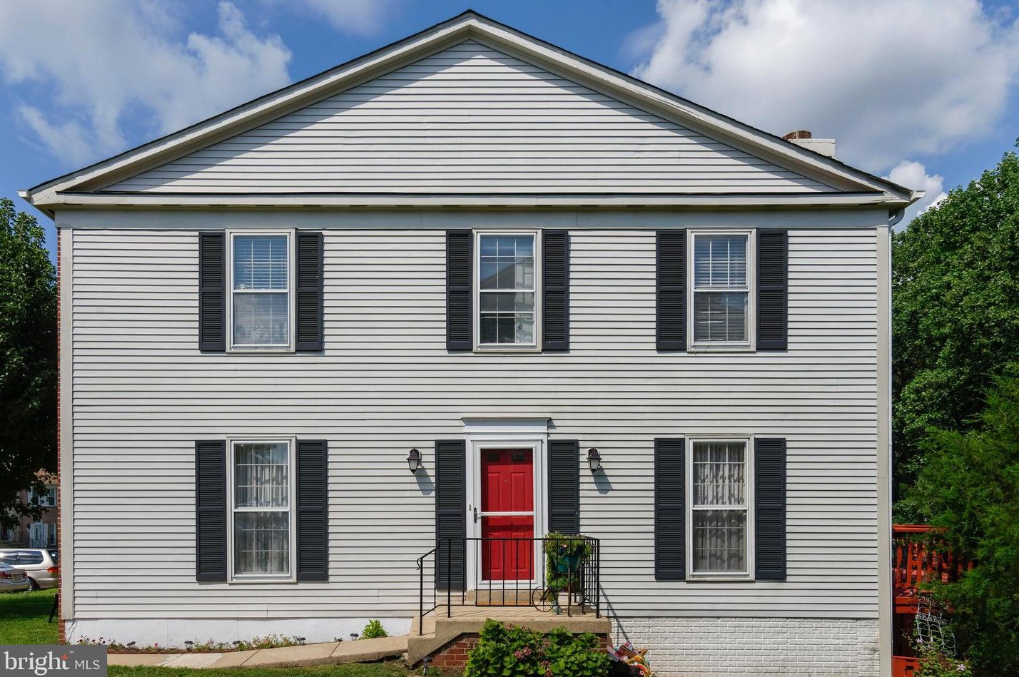 13346 Foxhole Dr, Fairfax VA  22033-1332 exterior