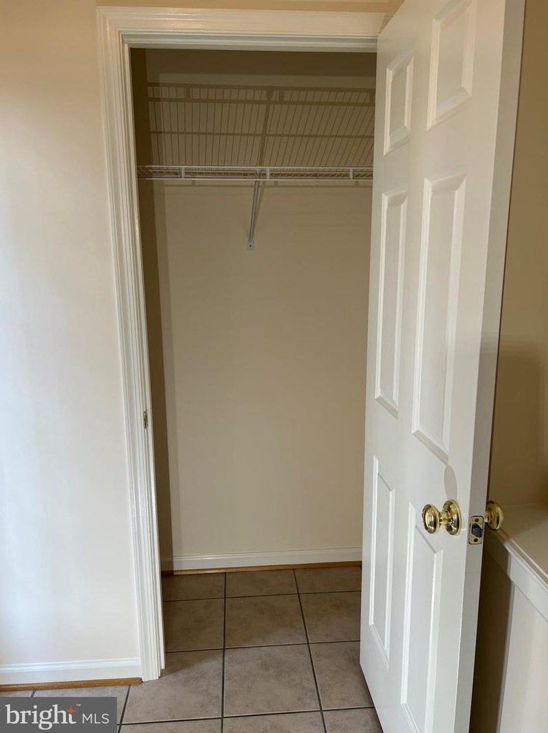2706 Manhattan Pl, Vienna VA  22180-7340 exterior