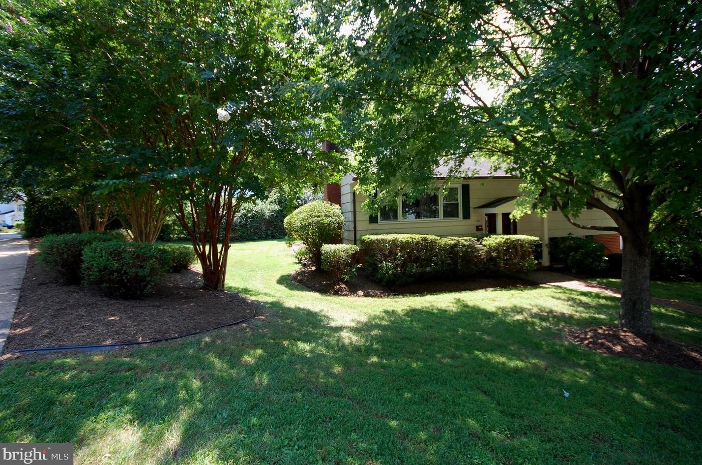 100 Yeonas Dr, Vienna VA  22180-6555 exterior