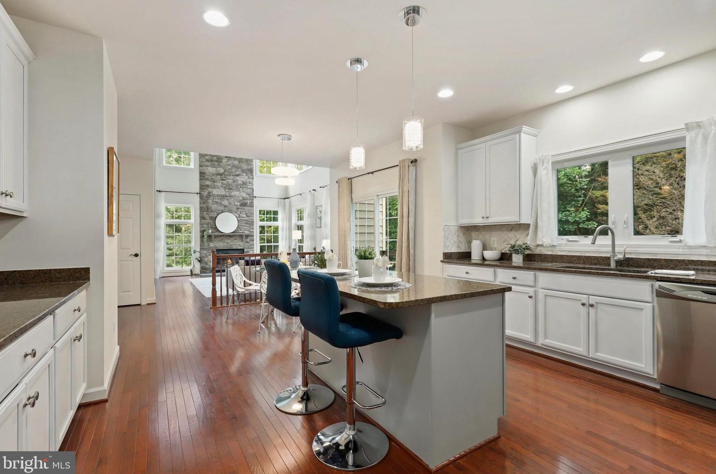 2626 Chain Bridge Rd, Vienna VA 22181-5379 exterior