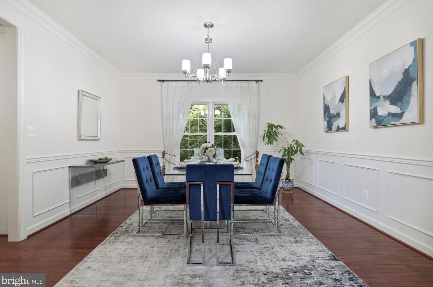 2626 Chain Bridge Rd, Vienna VA 22181-5379 exterior