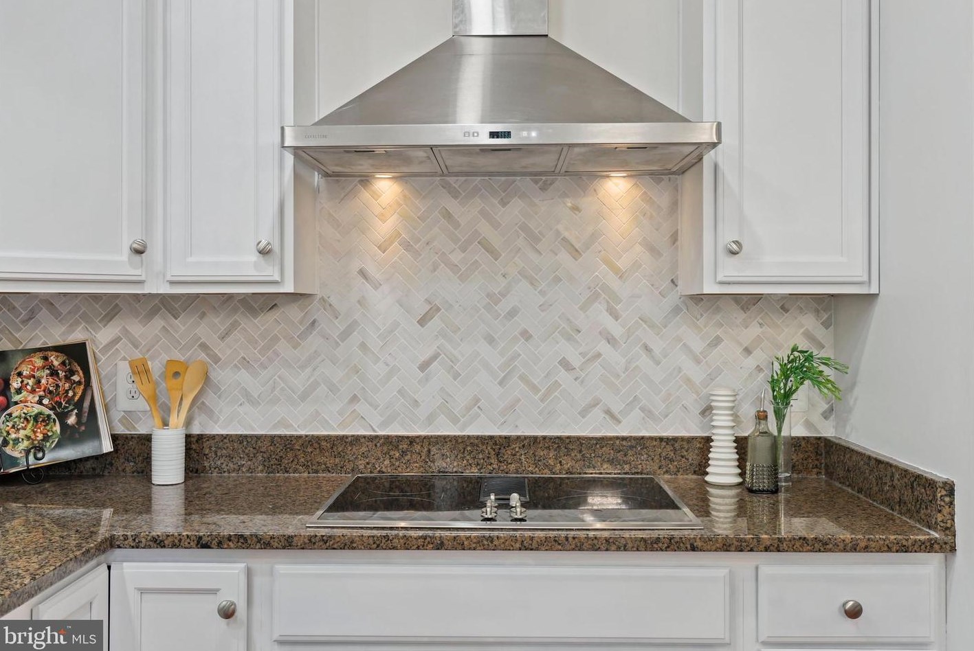 2626 Chain Bridge Rd, Vienna VA 22181-5379 exterior