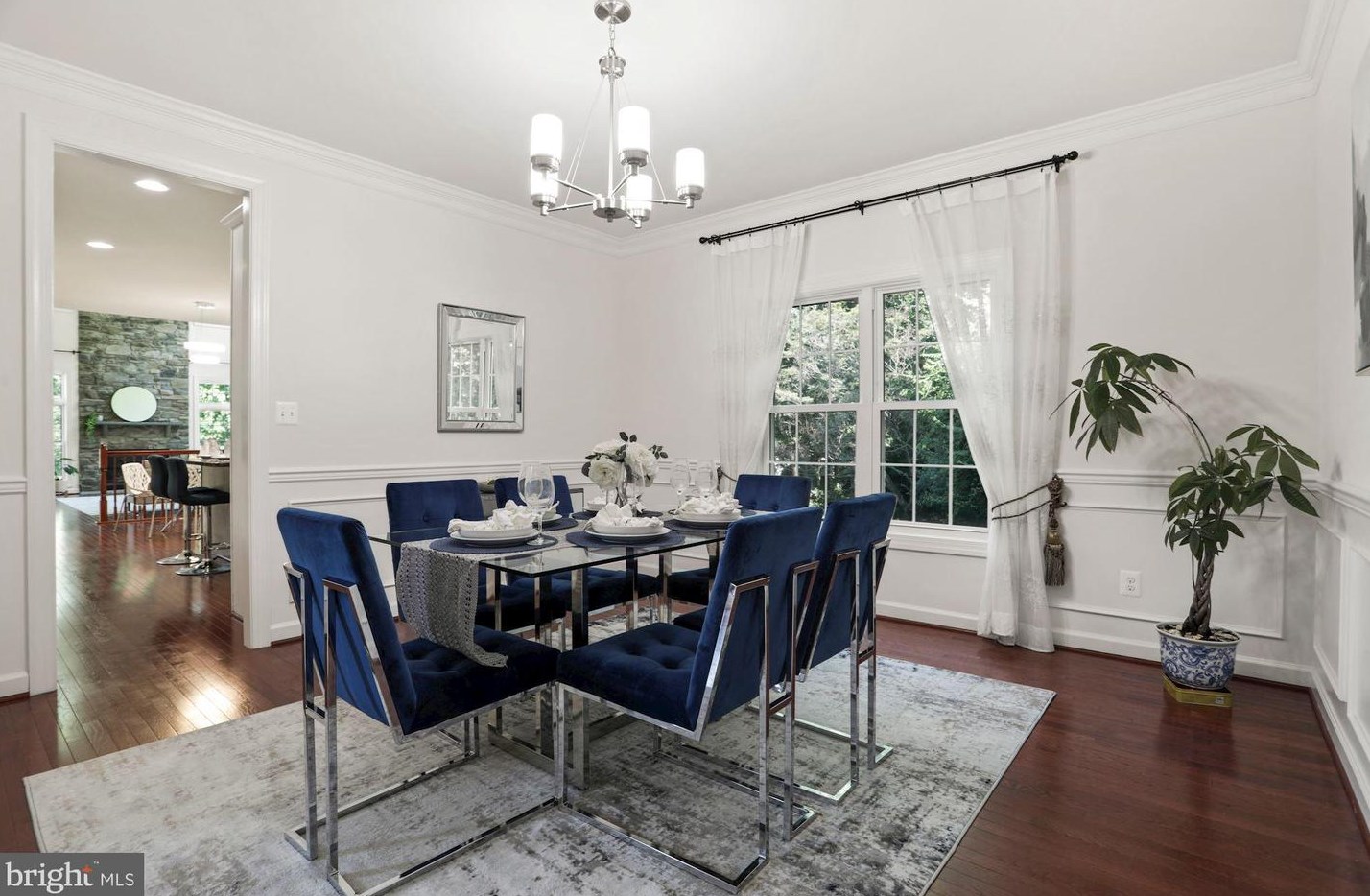 2626 Chain Bridge Rd, Vienna VA 22181-5379 exterior