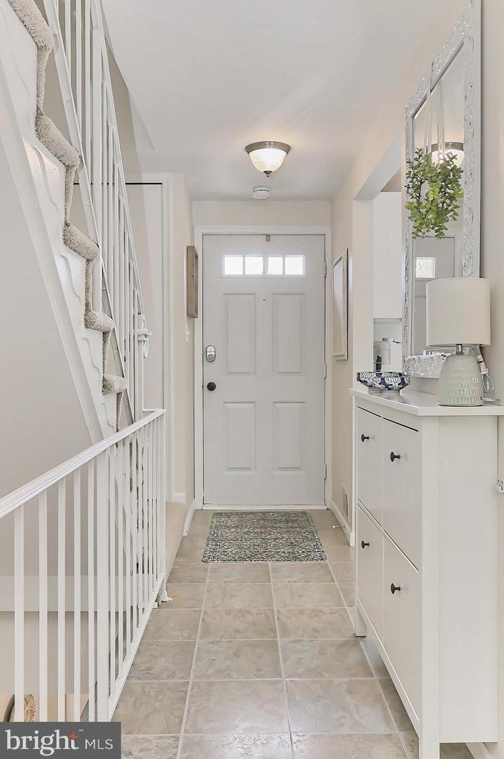 14442 Manassas Gap Ct, Centreville VA  20120-2870 exterior