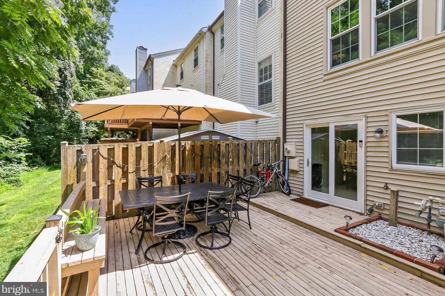 14442 Manassas Gap Ct, Centreville VA  20120-2870 exterior