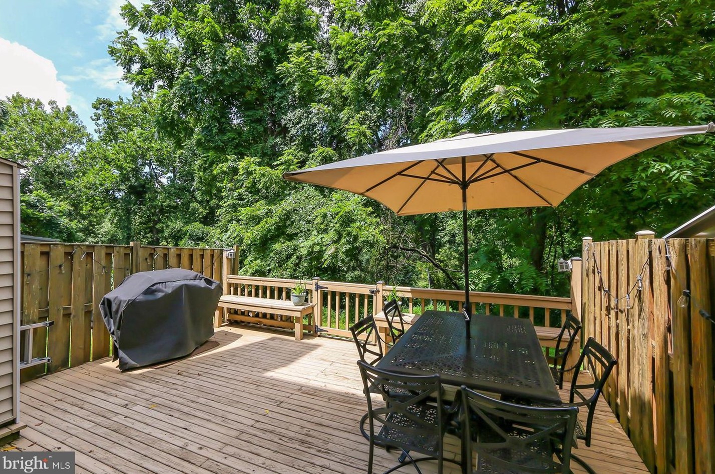 14442 Manassas Gap Ct, Centreville VA  20120-2870 exterior