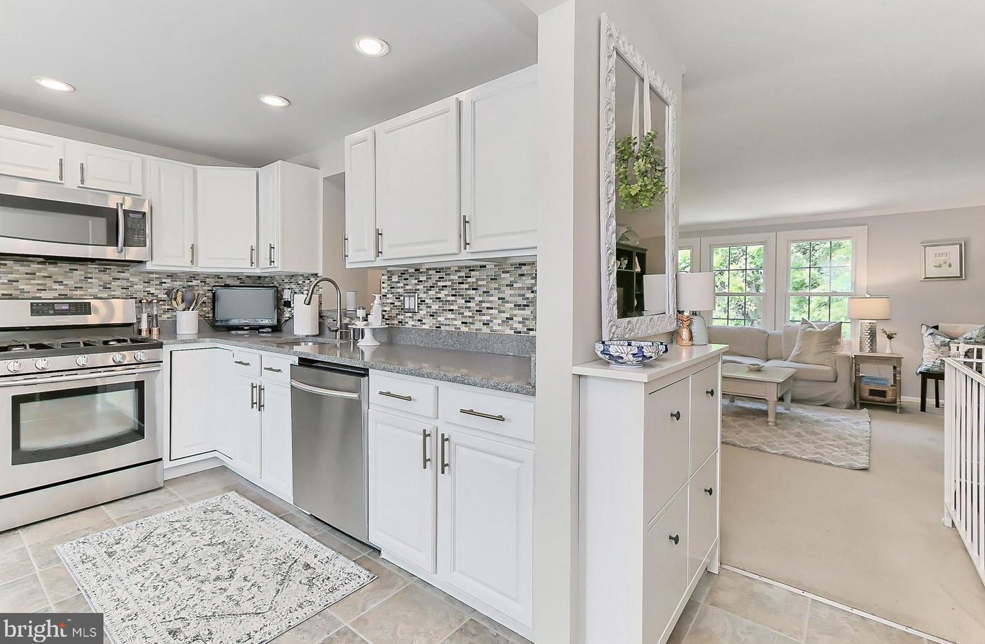 14442 Manassas Gap Ct, Centreville VA  20120-2870 exterior