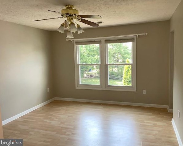 5903 Hampton Forest Way, Fairfax VA  22030-7256 exterior
