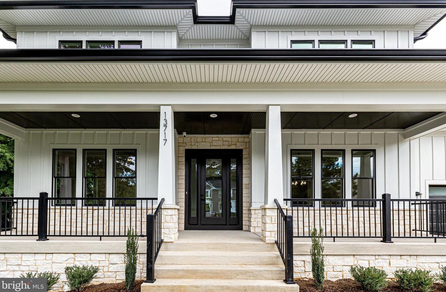 13717 Leland Rd, Centreville VA  20120-2041 exterior