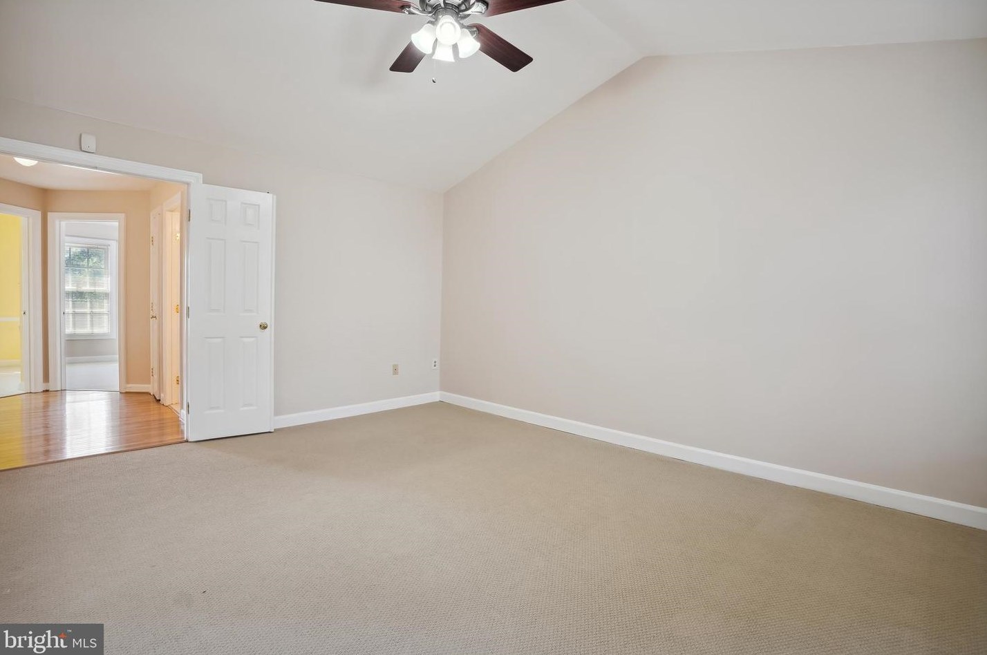 6313 Musket Ball Dr, Centreville VA  20121-2381 exterior
