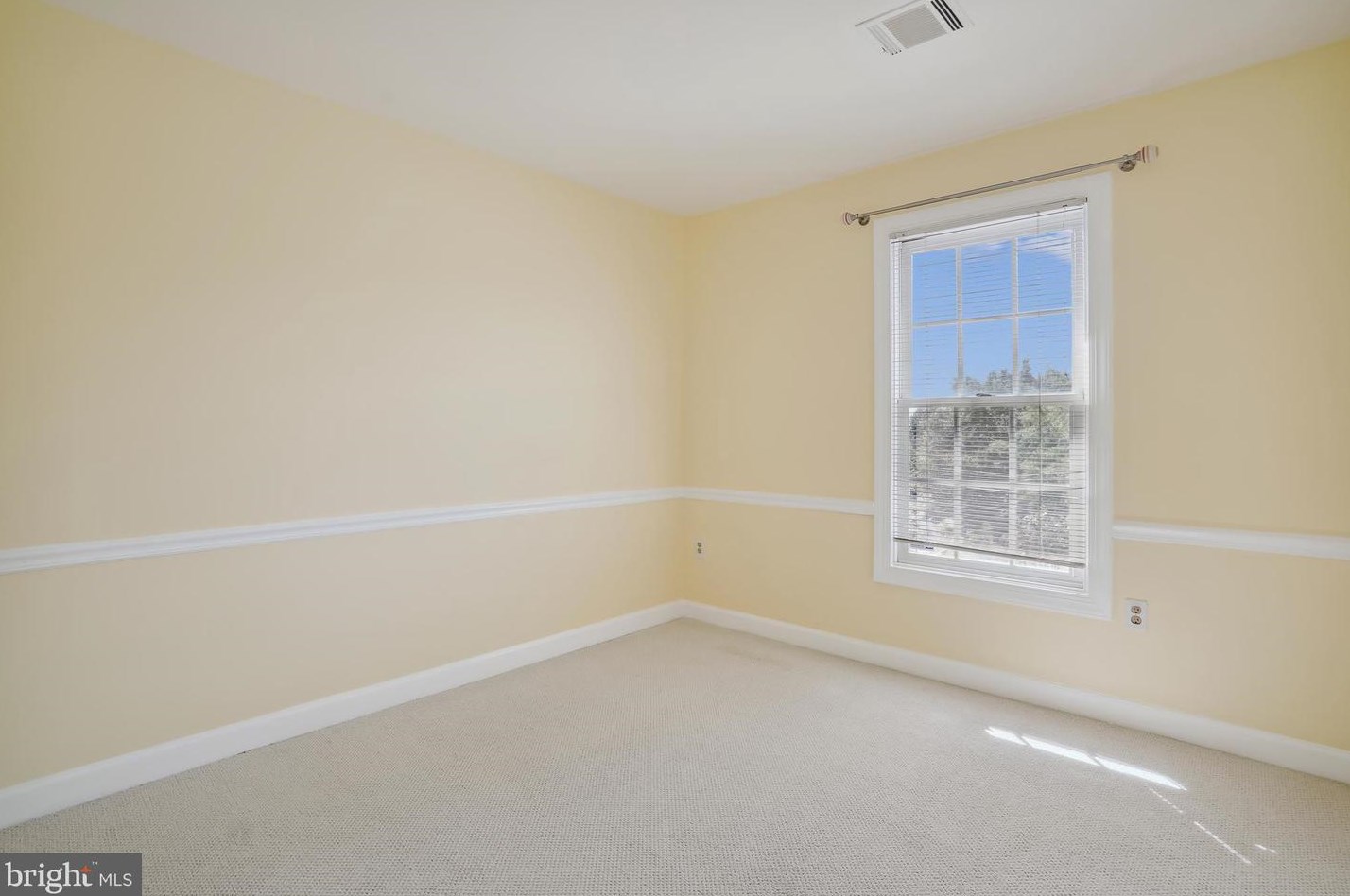 6313 Musket Ball Dr, Centreville VA  20121-2381 exterior