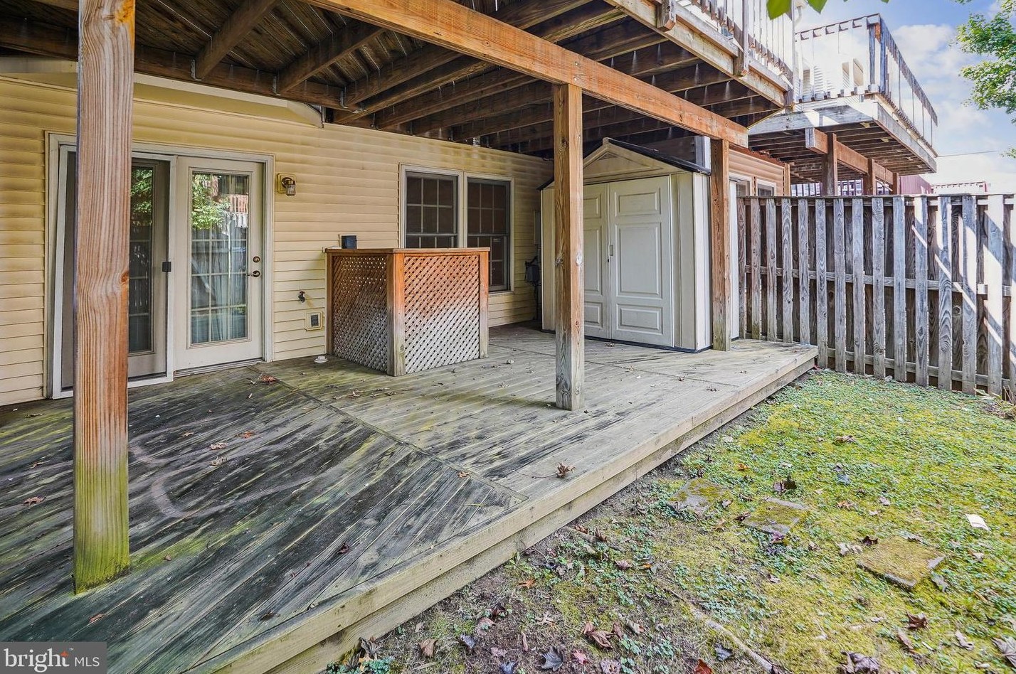 6313 Musket Ball Dr, Centreville VA  20121-2381 exterior