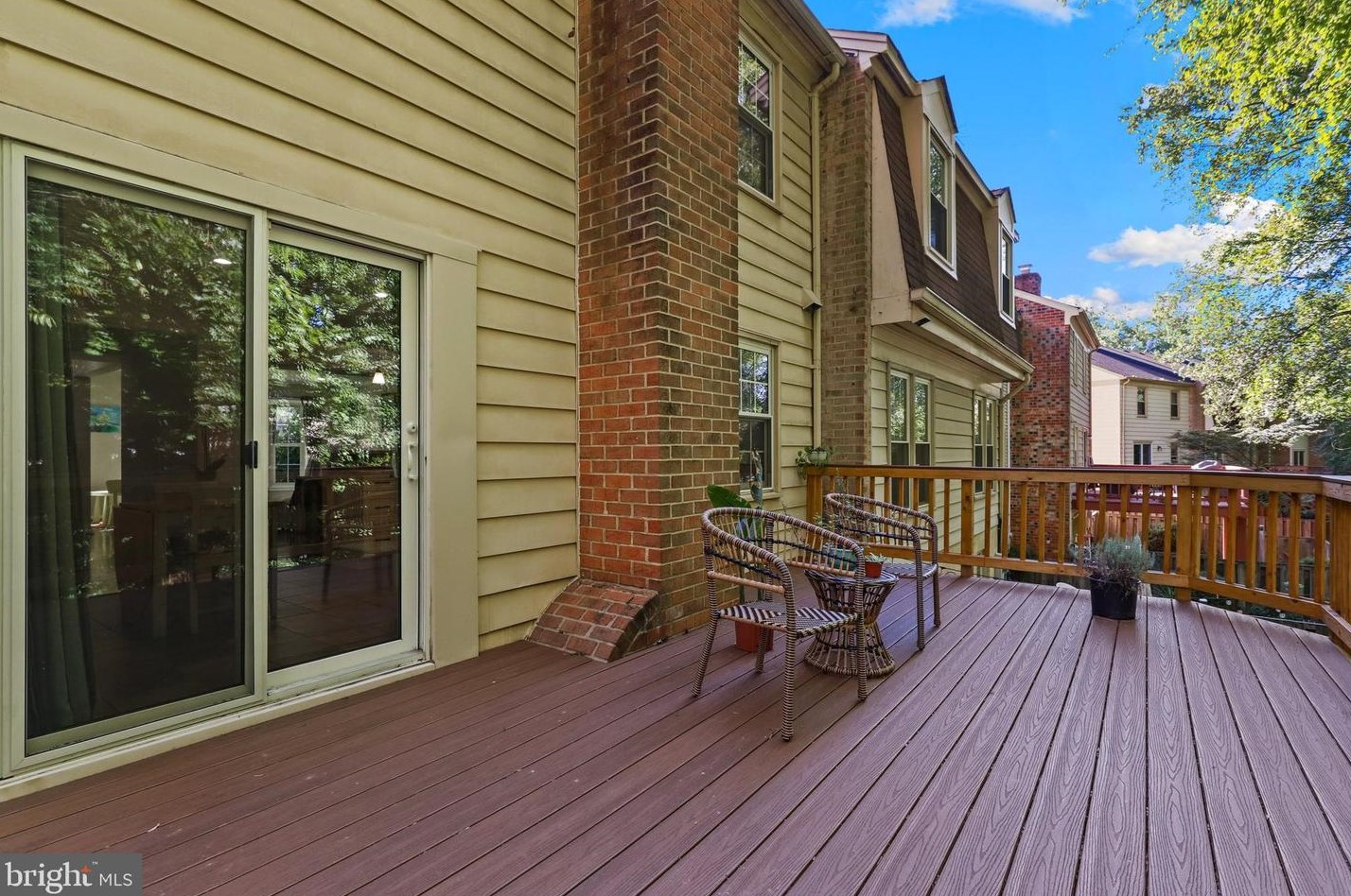 9607 Masterworks Dr, Vienna VA  22181-6104 exterior