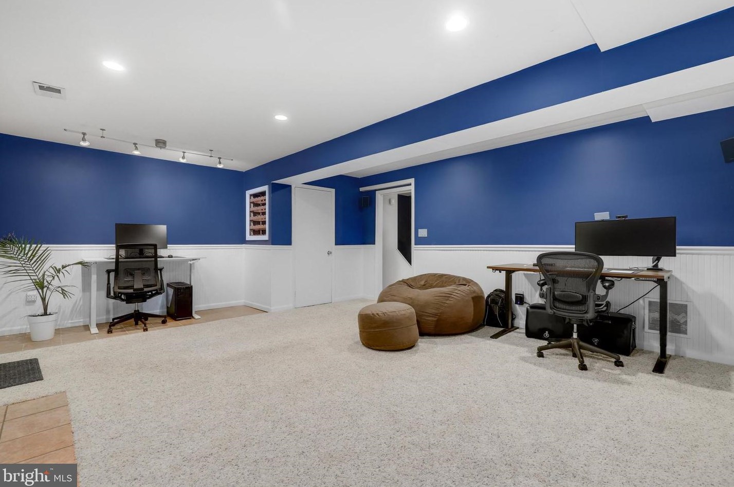 9607 Masterworks Dr, Vienna VA  22181-6104 exterior