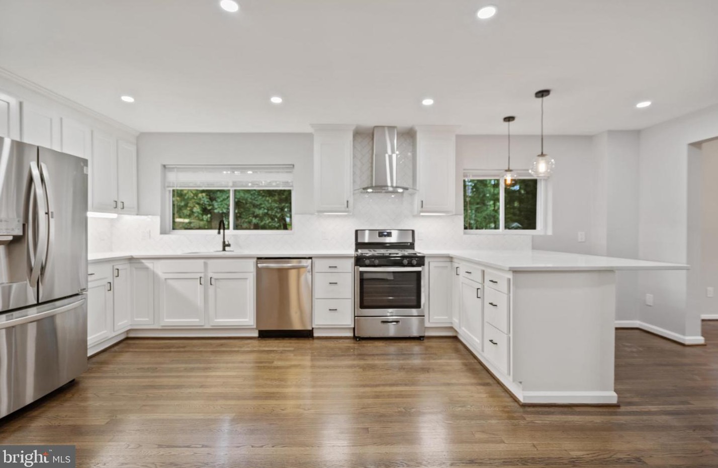 405 Wolftrap Rd, Vienna VA  22180-4941 exterior