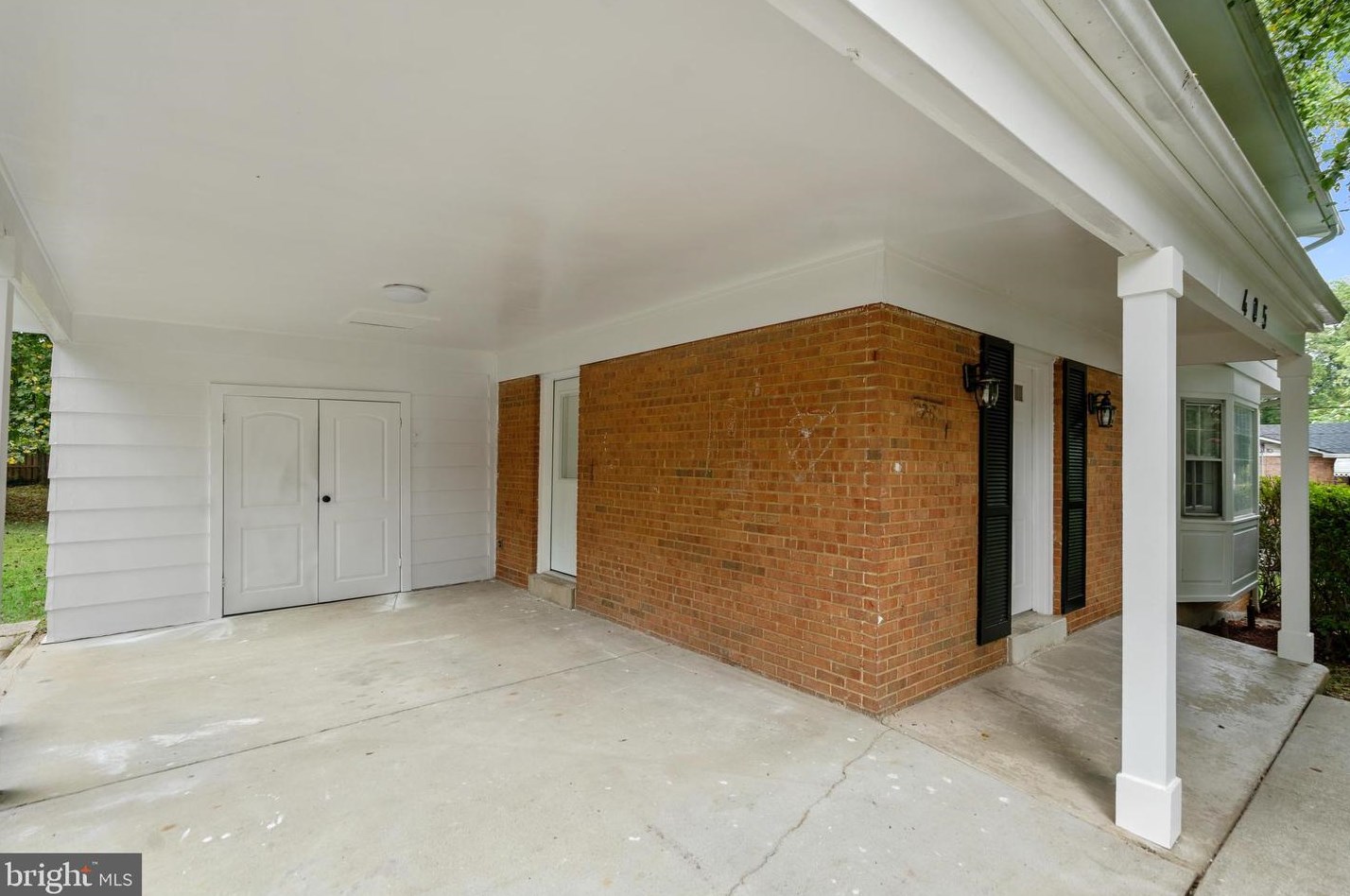 405 Wolftrap Rd, Vienna VA  22180-4941 exterior