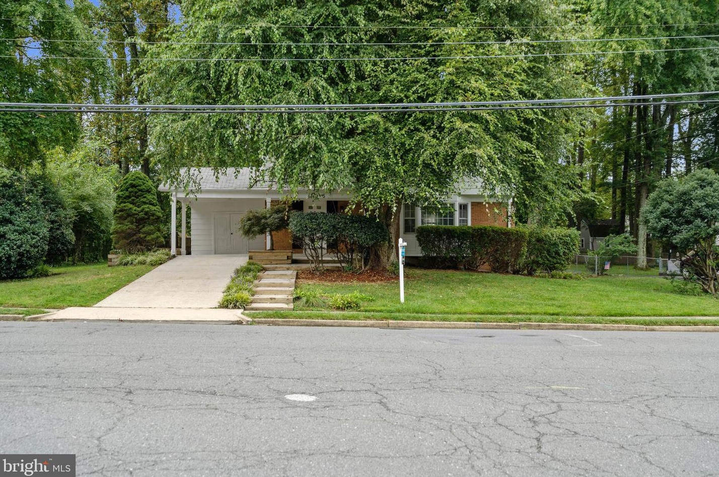 405 Wolftrap Rd, Vienna VA  22180-4941 exterior