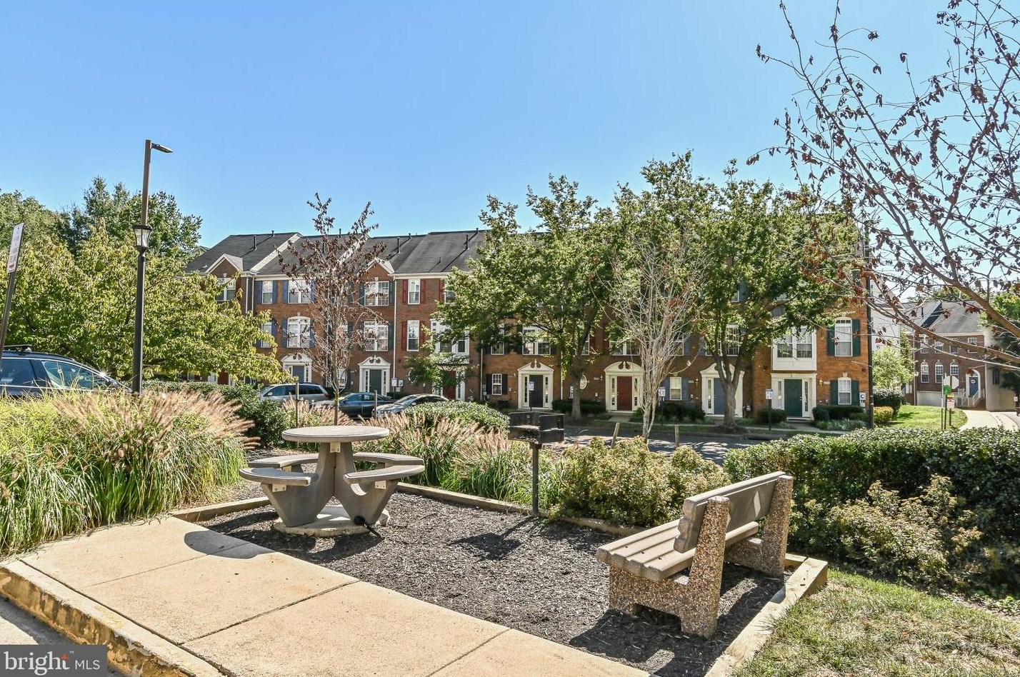 2720 Bellforest Ct, Vienna VA  22180-7348 exterior