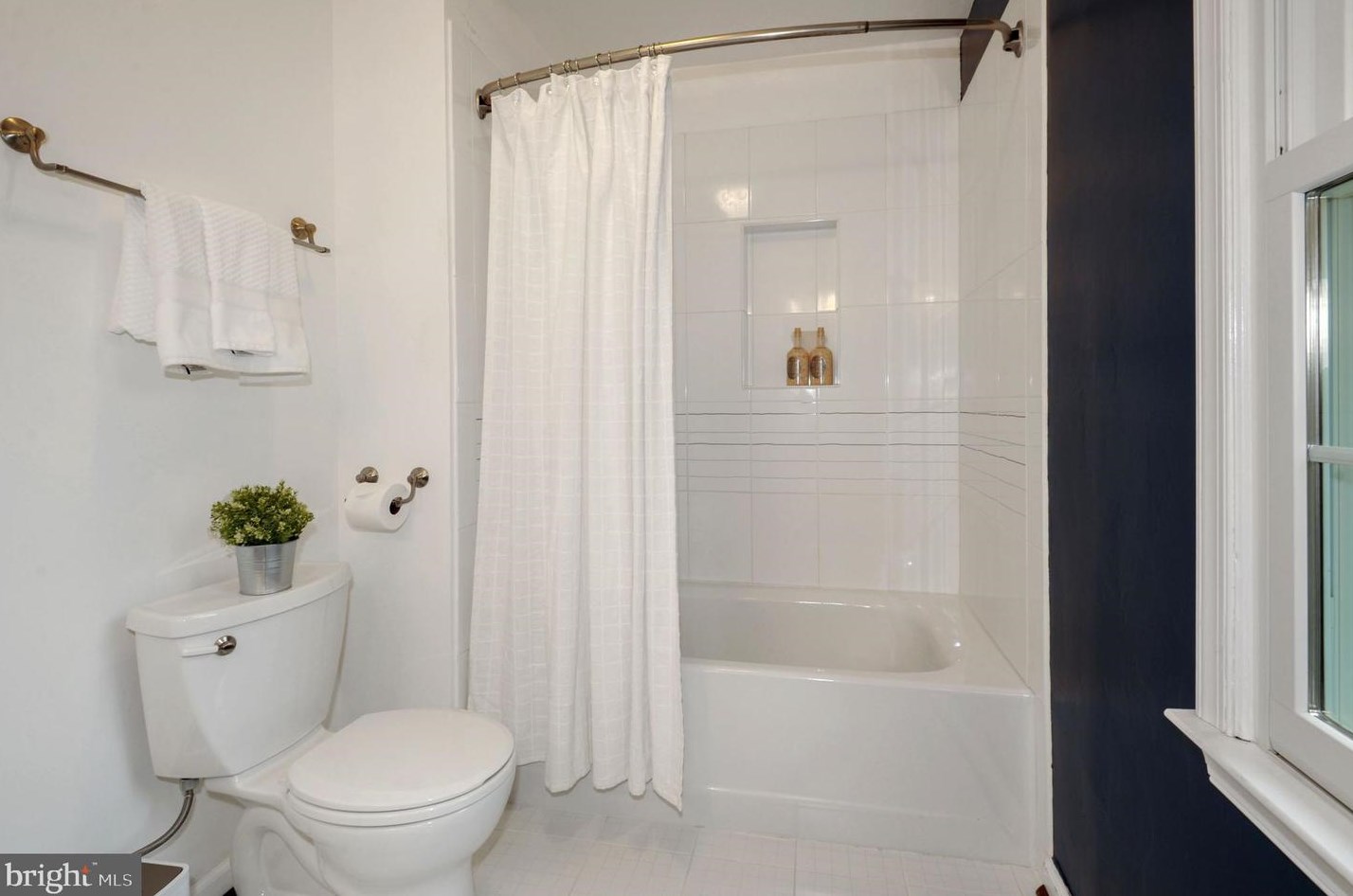 1653 Lozano Dr, Vienna VA exterior