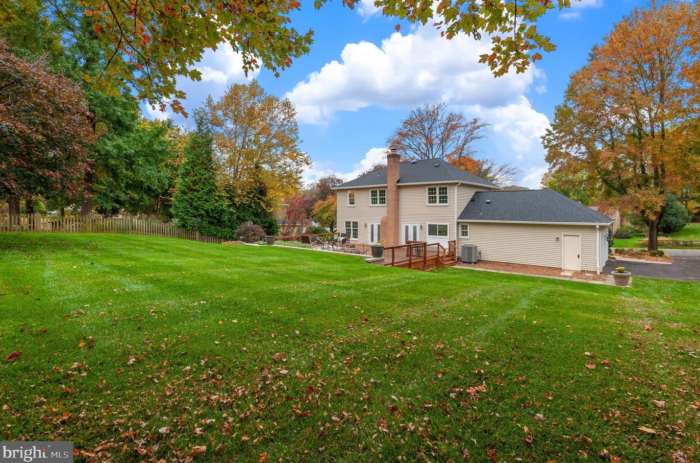 1653 Lozano Dr, Vienna VA exterior