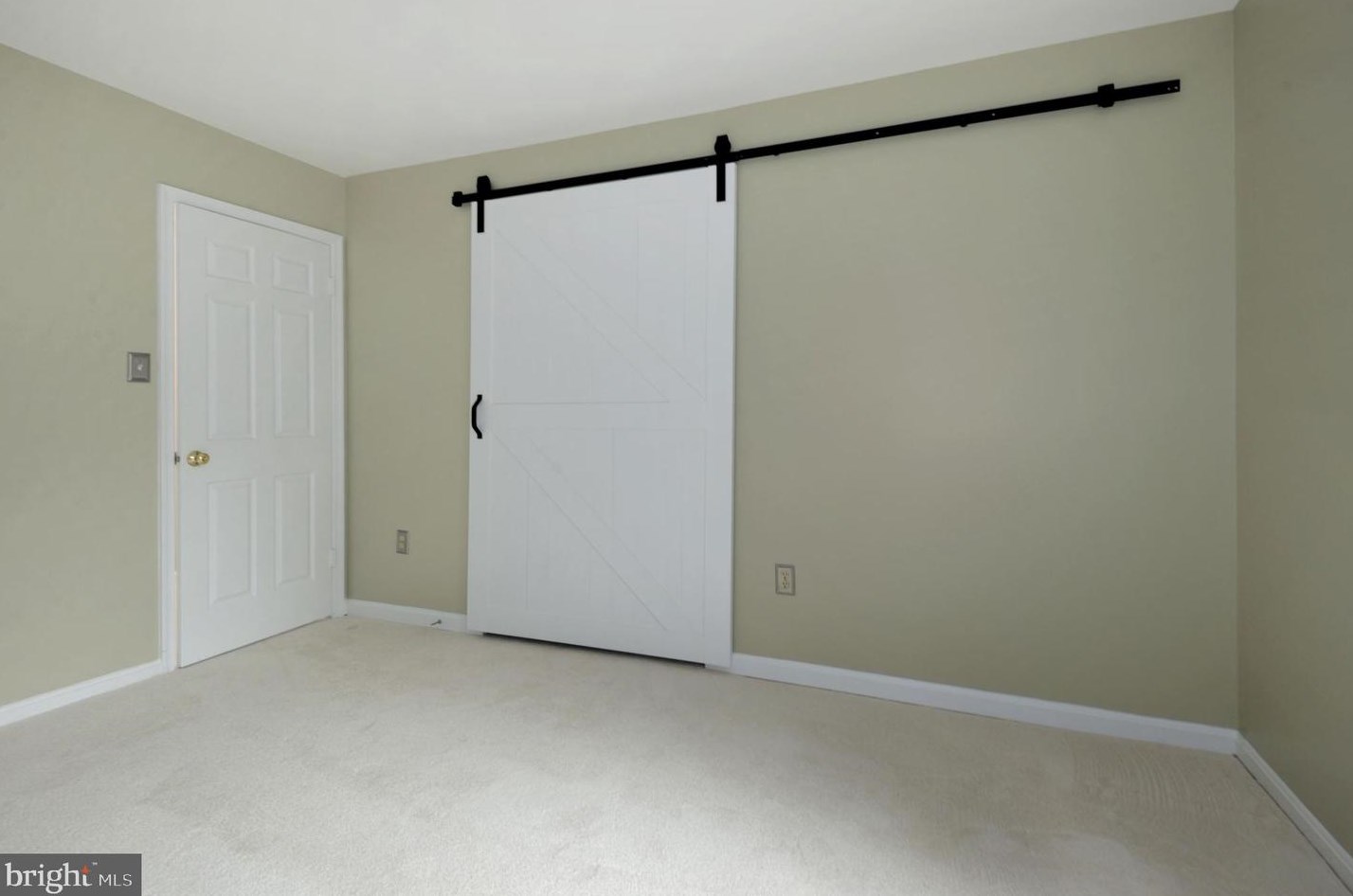 1653 Lozano Dr, Vienna VA exterior