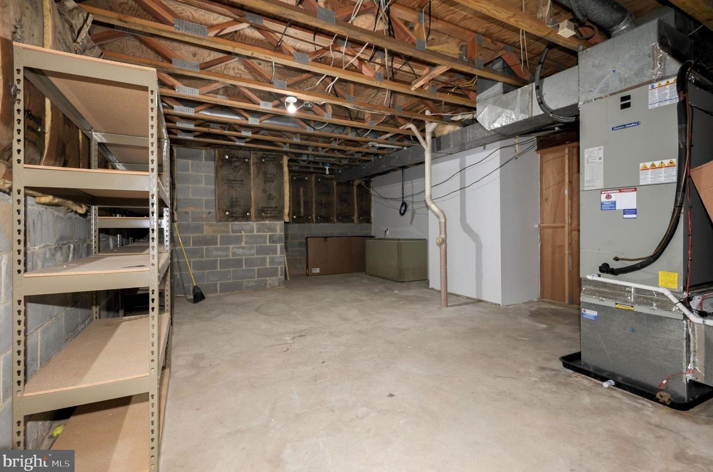 1653 Lozano Dr, Vienna VA exterior