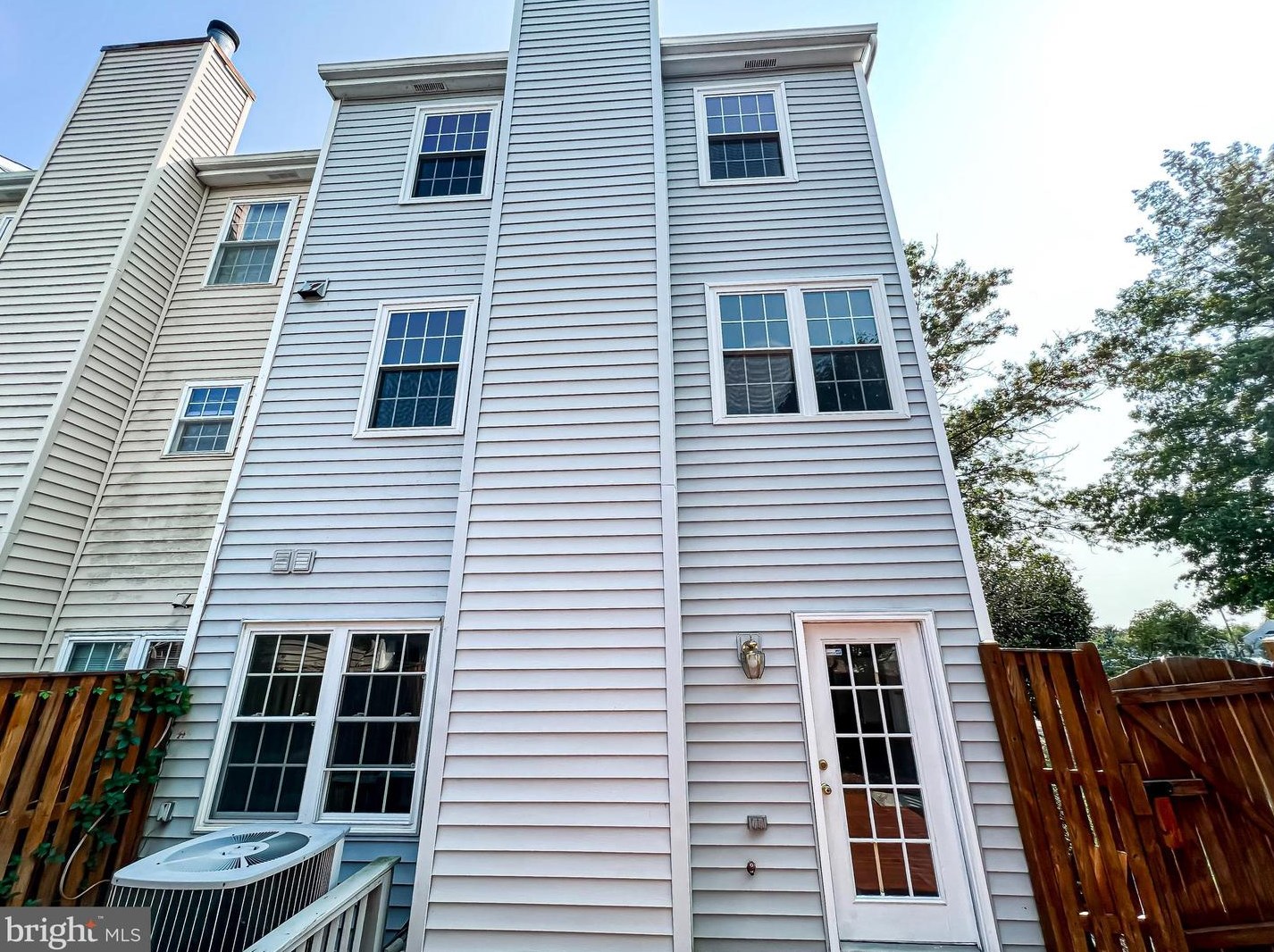 13998 New Braddock Rd, Centreville VA  20121-3440 exterior