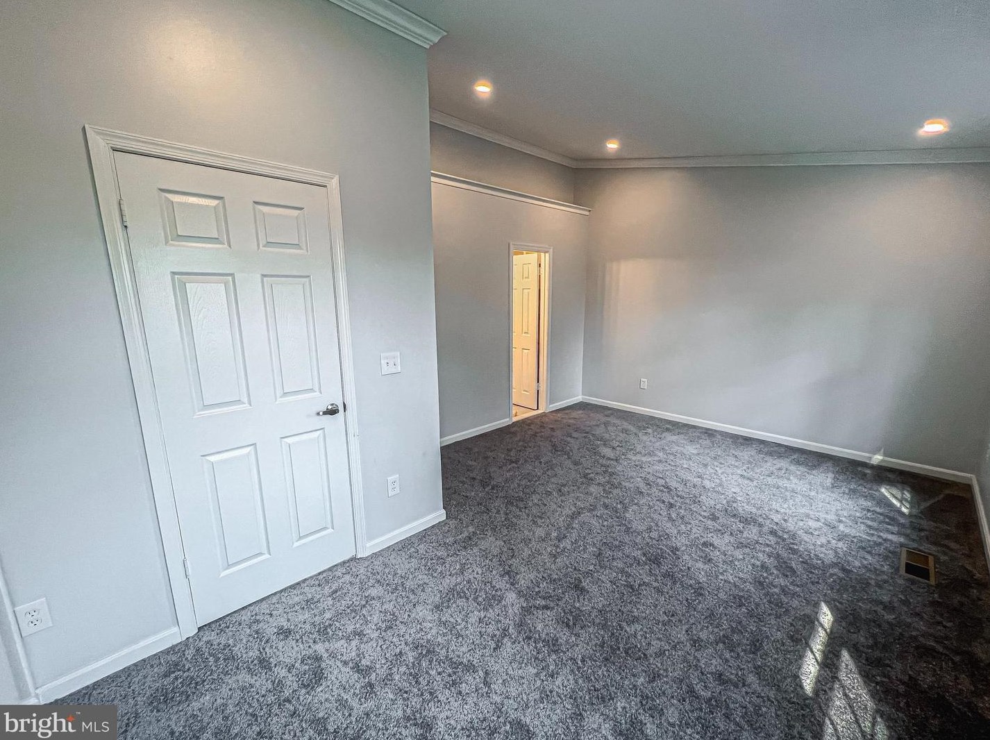 13998 New Braddock Rd, Centreville VA  20121-3440 exterior