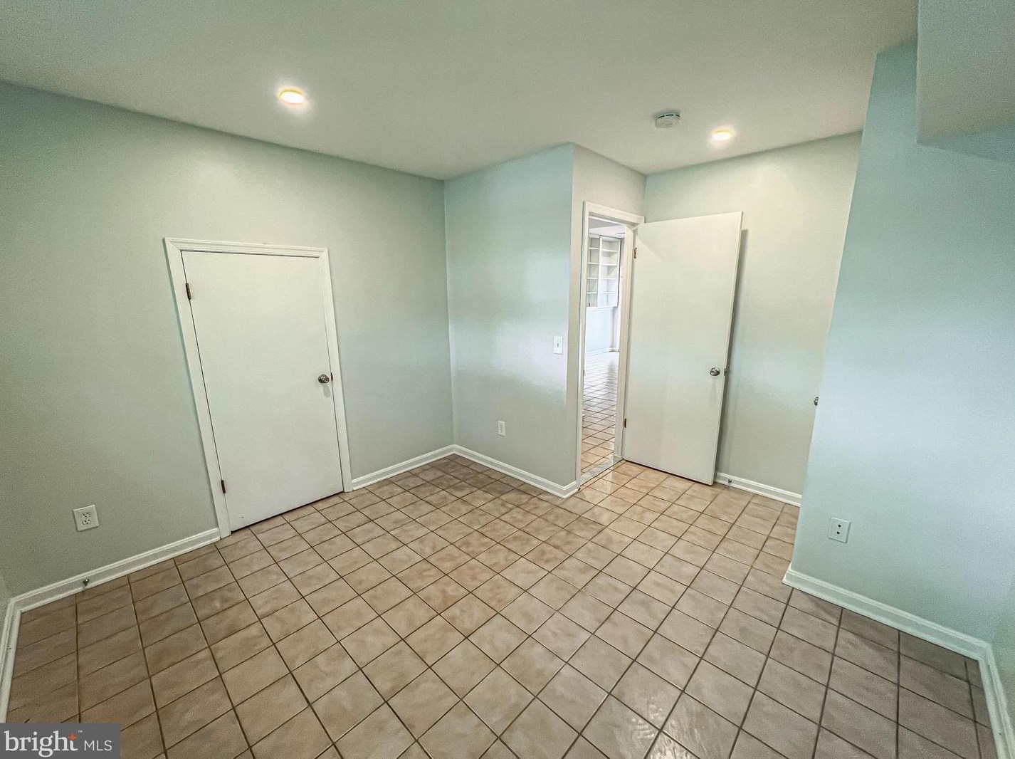 13998 New Braddock Rd, Centreville VA  20121-3440 exterior
