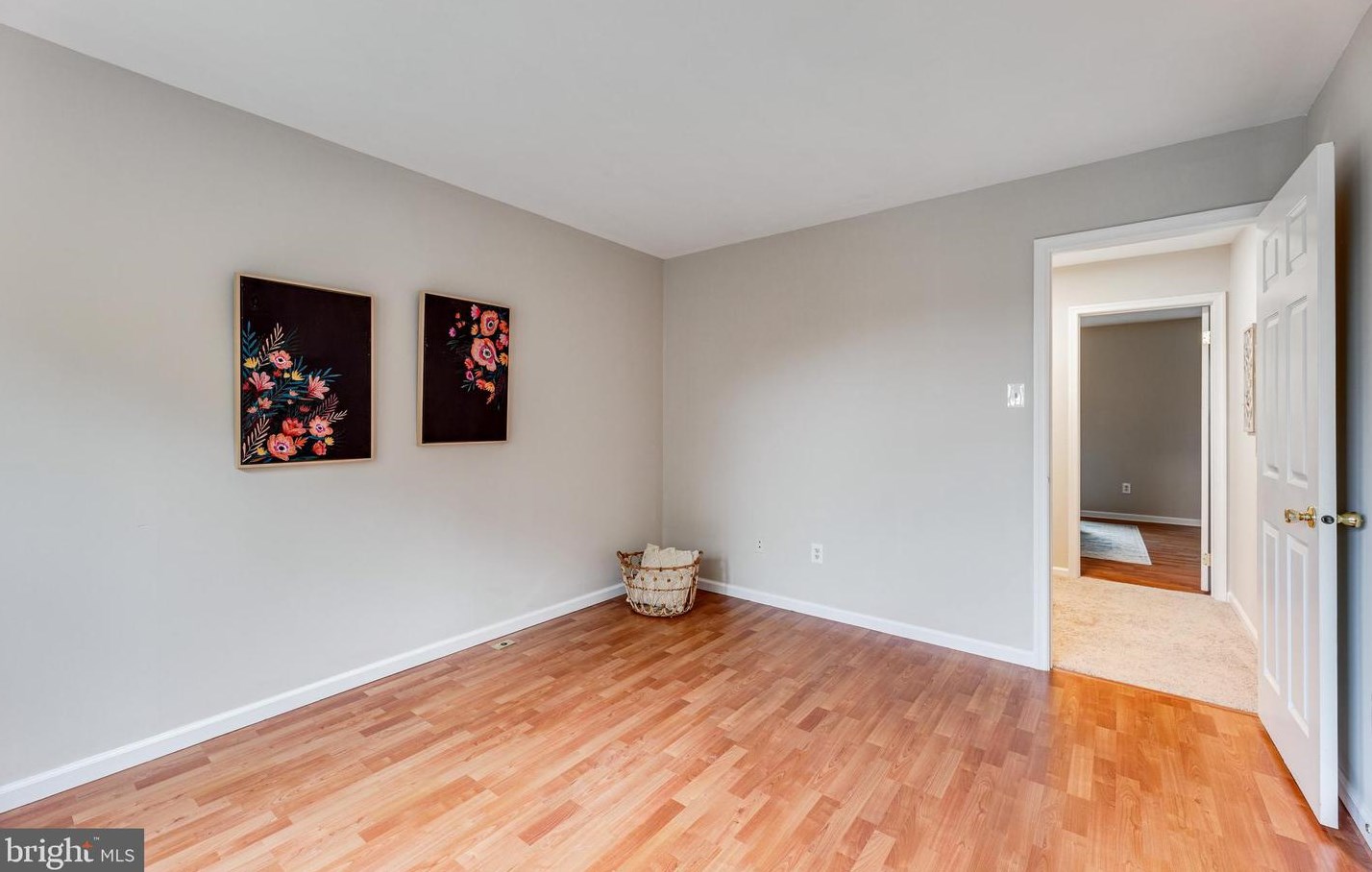 5823 Westwater Ct, Centreville VA  20121-3039 exterior