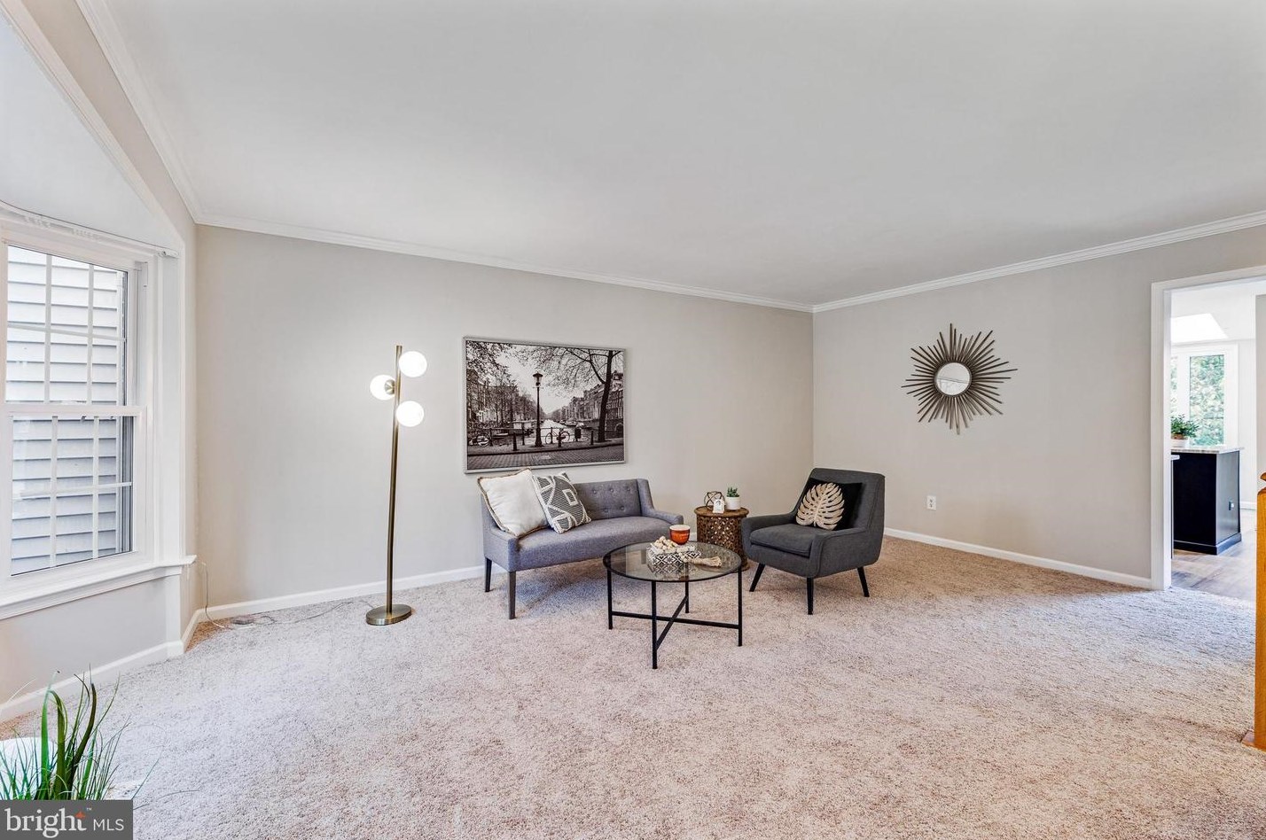 5823 Westwater Ct, Centreville VA  20121-3039 exterior