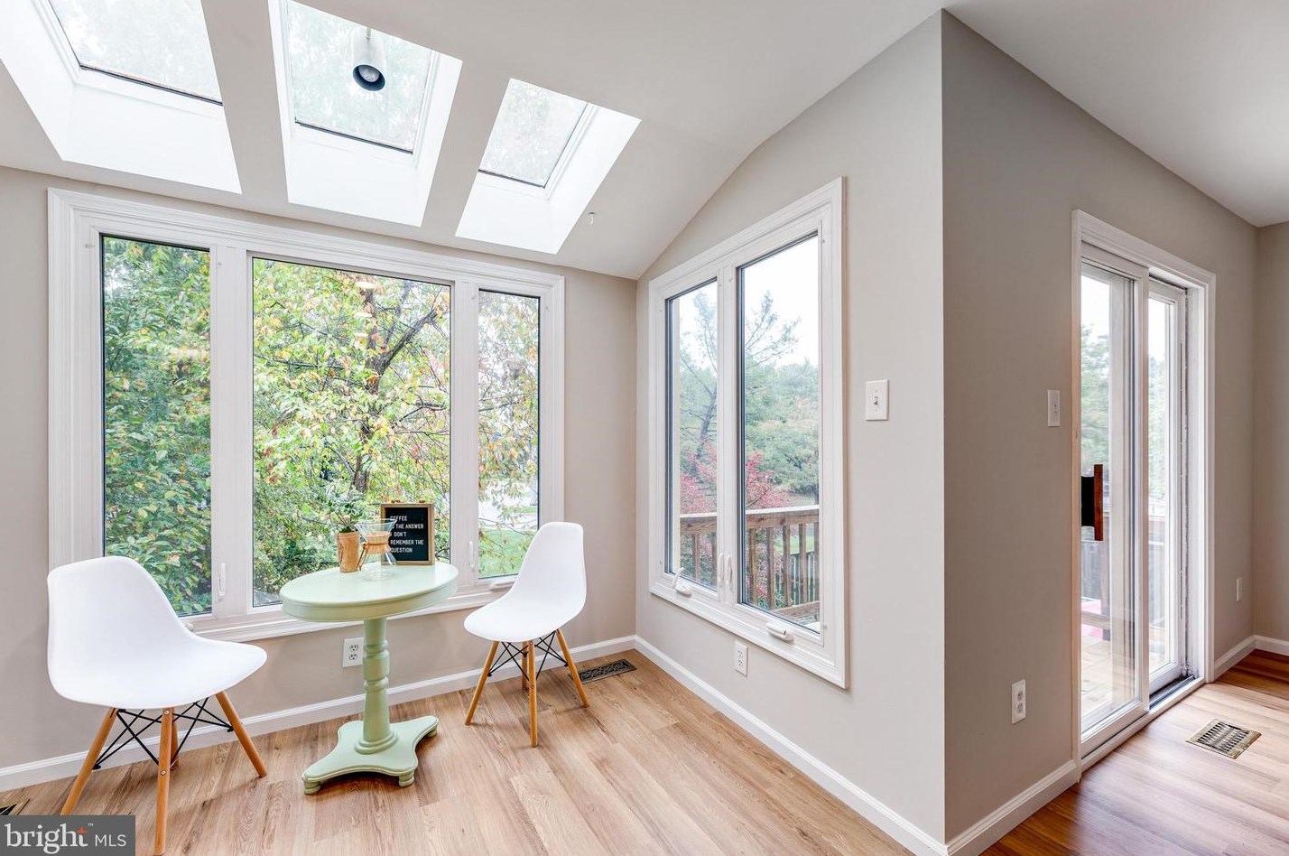 5823 Westwater Ct, Centreville VA  20121-3039 exterior