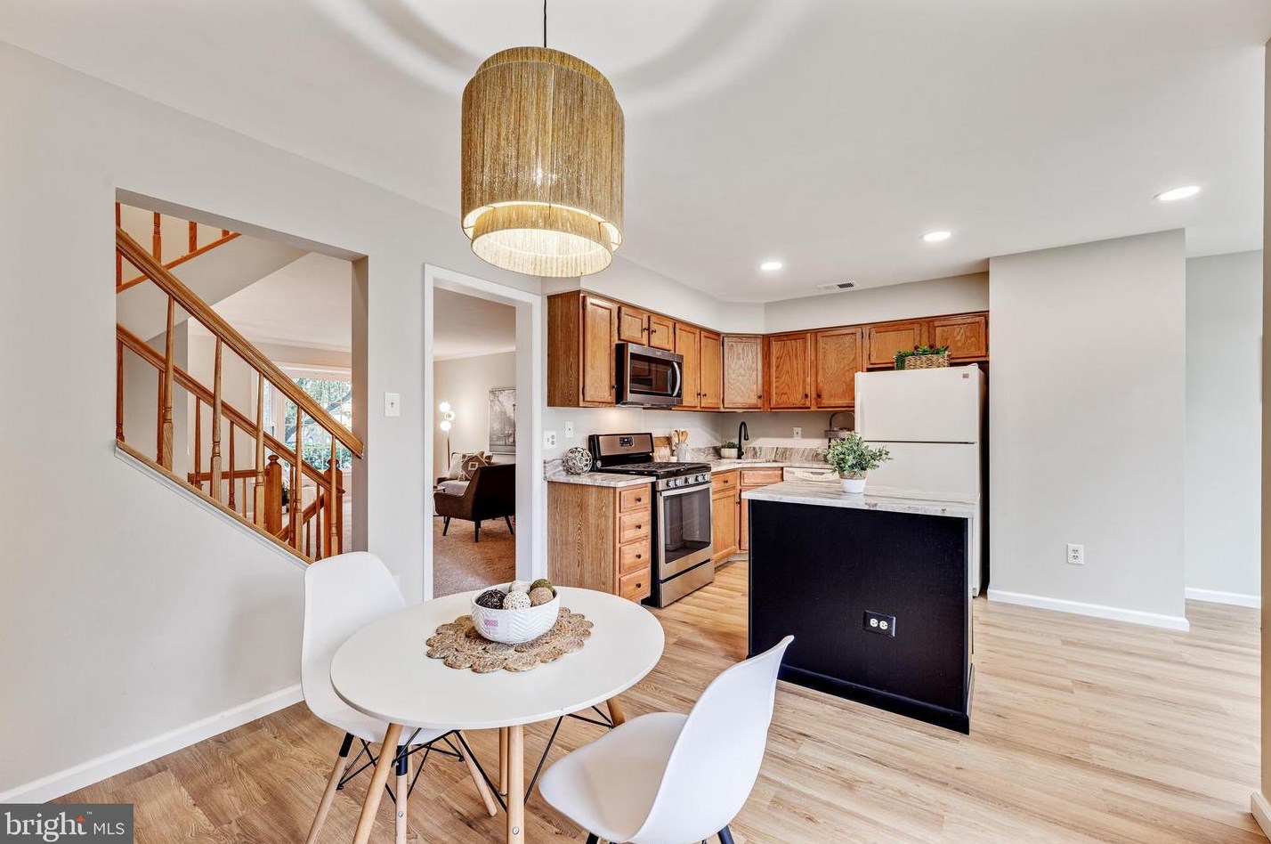 5823 Westwater Ct, Centreville VA  20121-3039 exterior