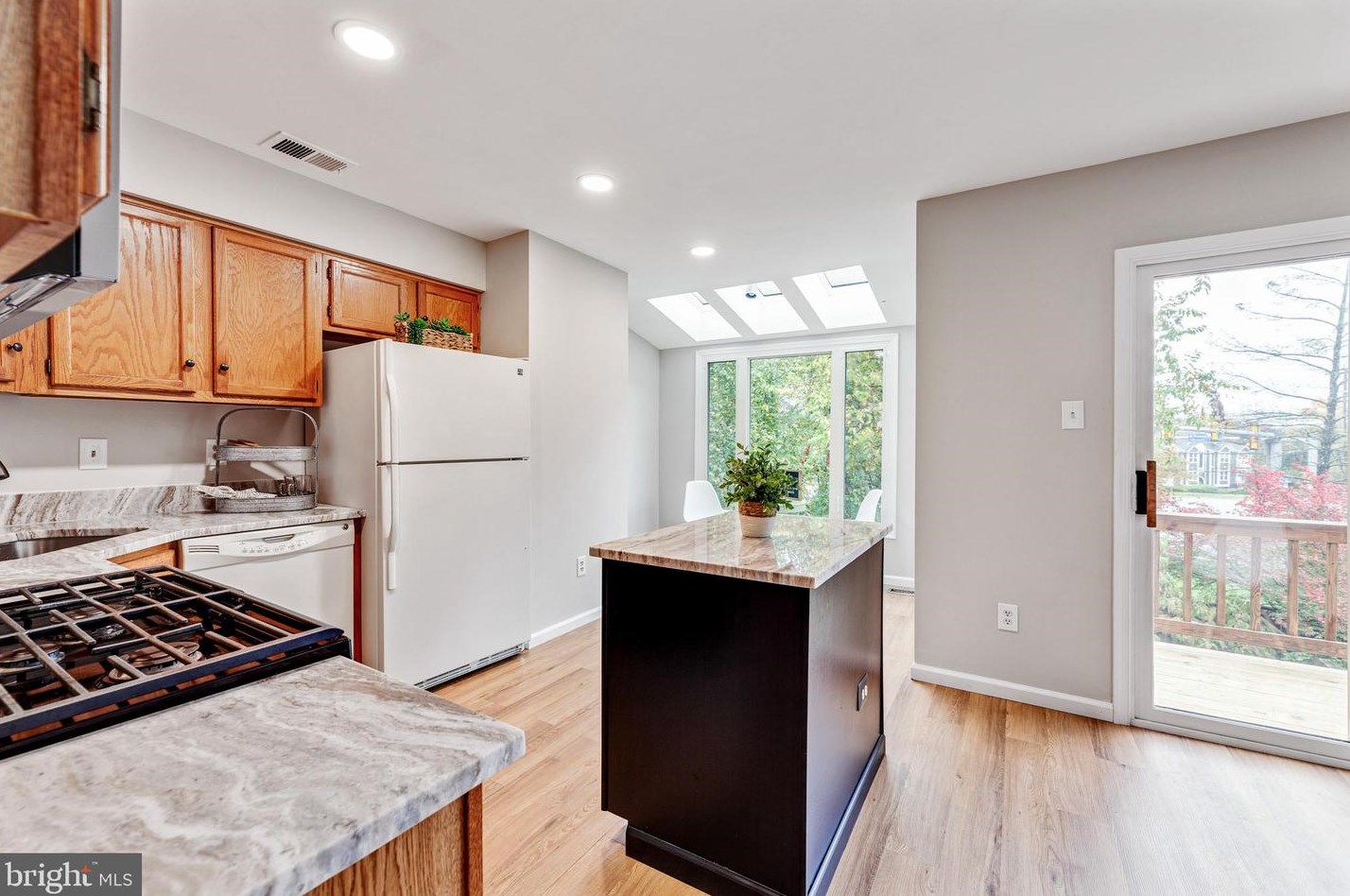 5823 Westwater Ct, Centreville VA  20121-3039 exterior