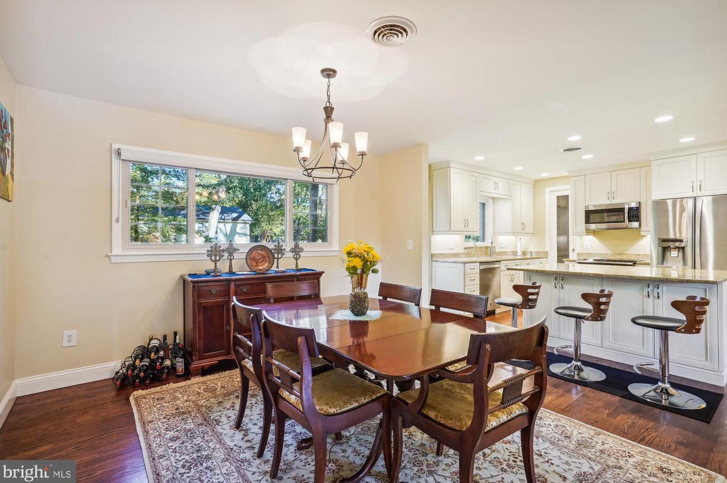 8616 Janet Ln, Vienna VA 22180-6813 exterior