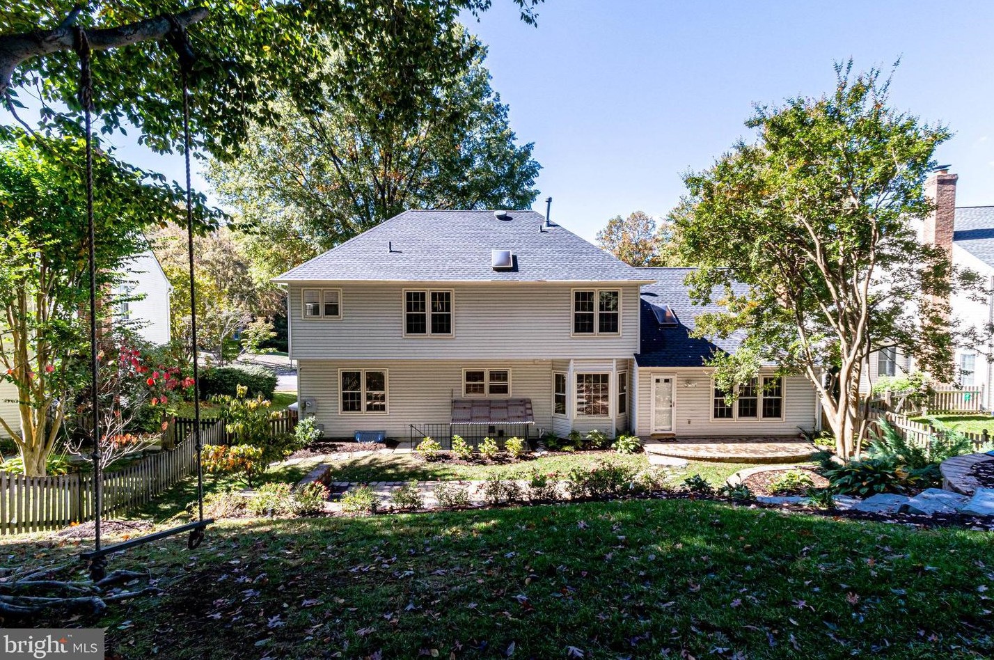 8312 Argent Cir, Fairfax VA 22039-3105 exterior