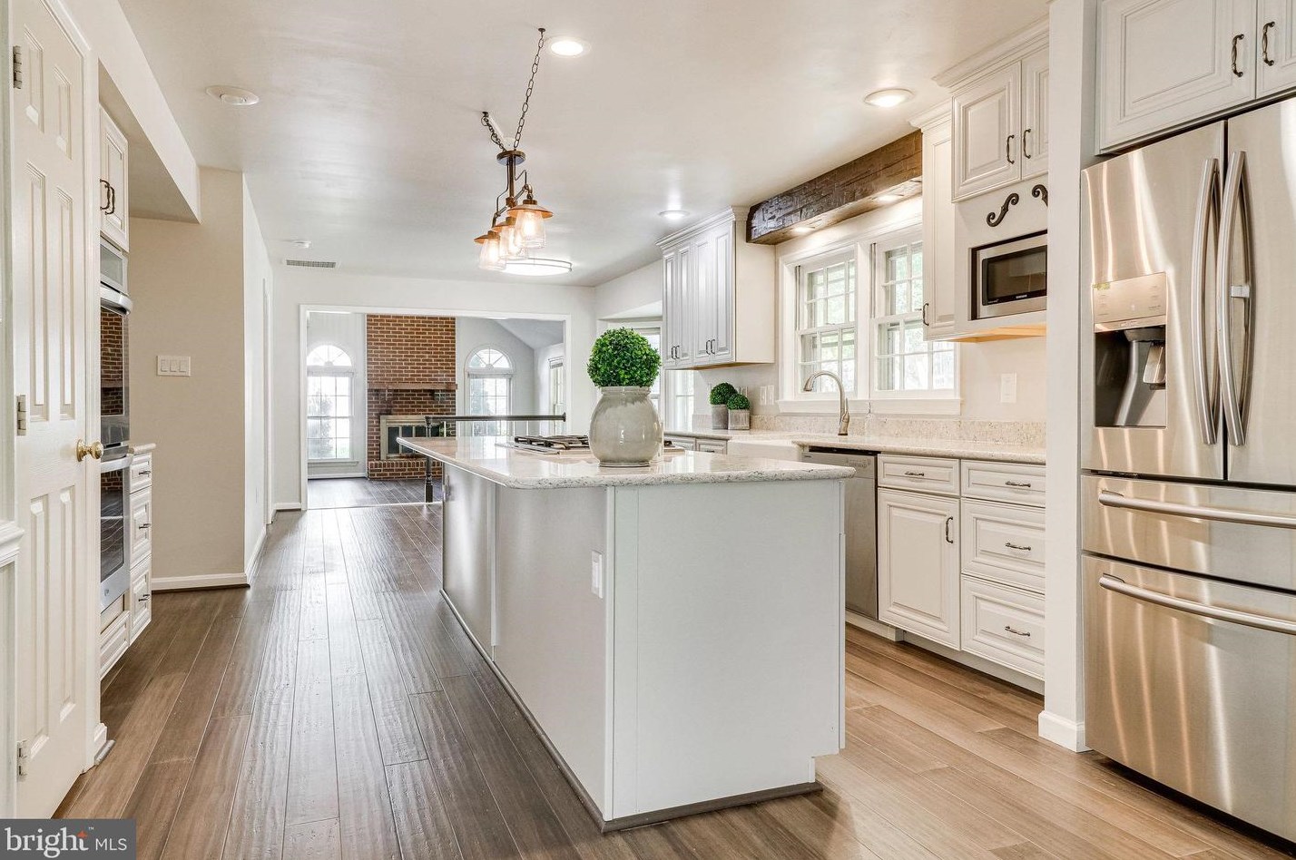 8312 Argent Cir, Fairfax VA 22039-3105 exterior